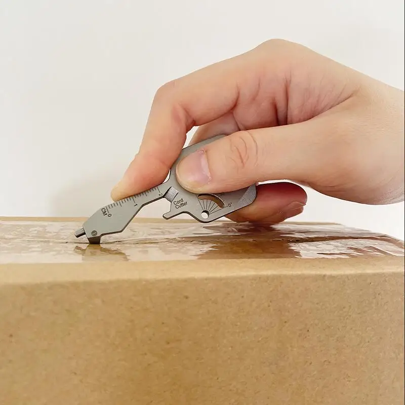 2022 Ideal Gift Versatile Key Shaped EDC Keychain Multi Tool For Men