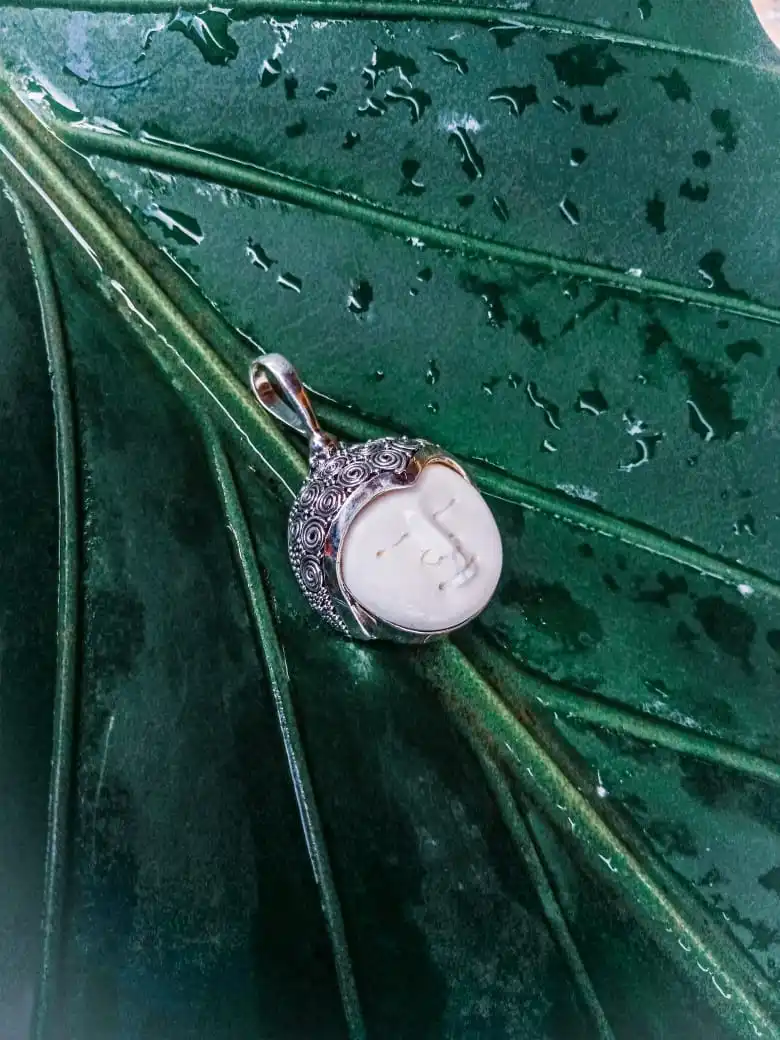 NY-MFPD002-Bone Moonface Pendant Elegant Design Sterling Silver Handmade Pendant With Carving Bone Gift For Women