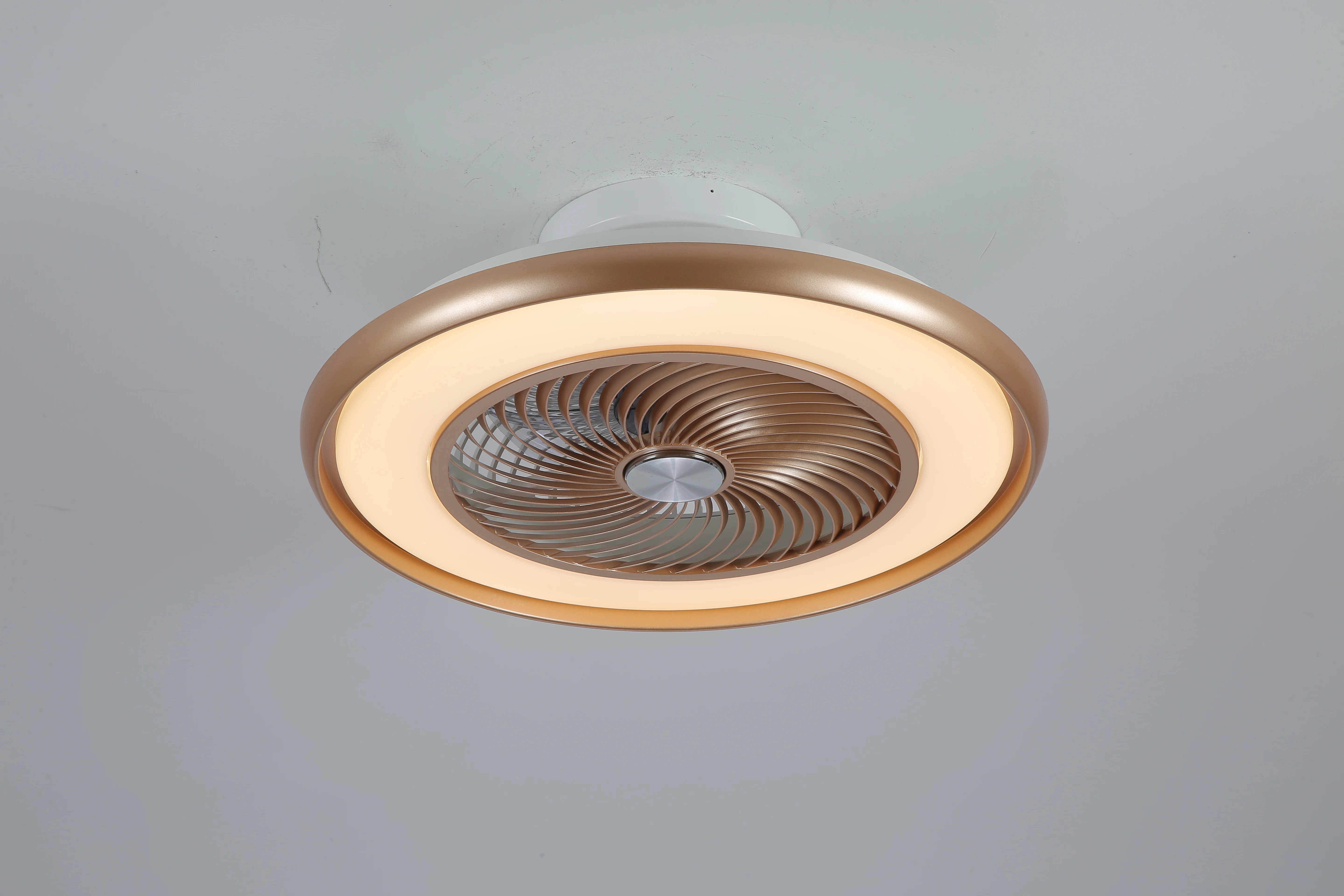 Оптовая продажа заводской светодиодный беслопастной потолочный вентилятор с дистанционным управлением и светодиодной подсветкой