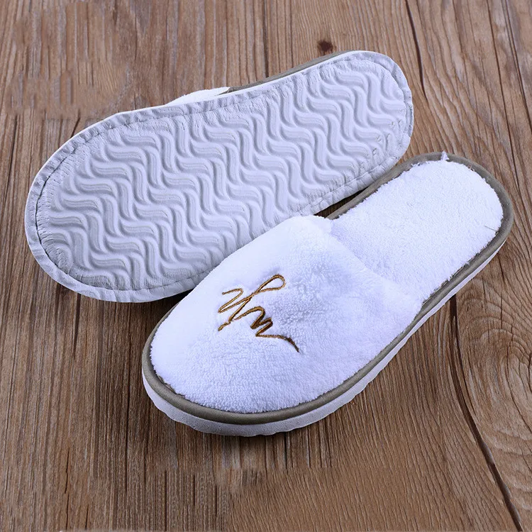 Mrtong Wholesale Disposable Men Bathroom Slippers/personalized Hotel slippers