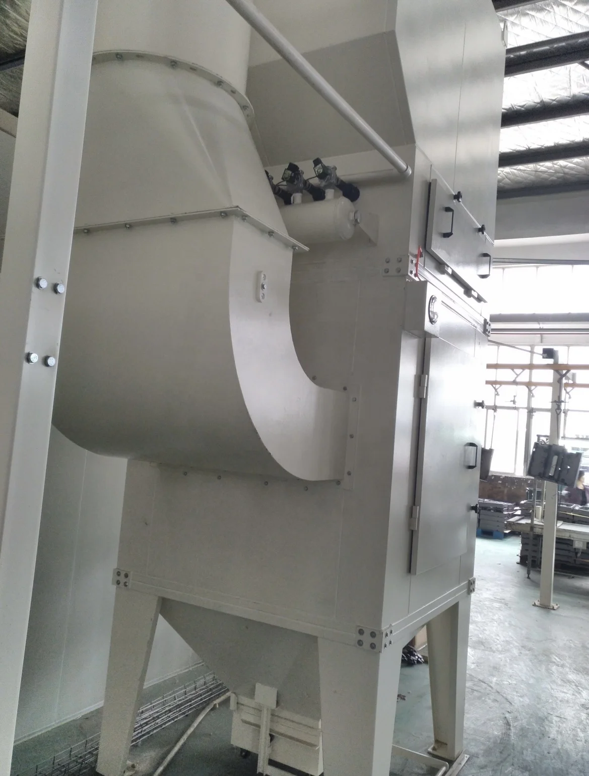Xinyuan separation of heated combustion smoke particles Fabric Dust Collector treatment of atmospheric pollutants