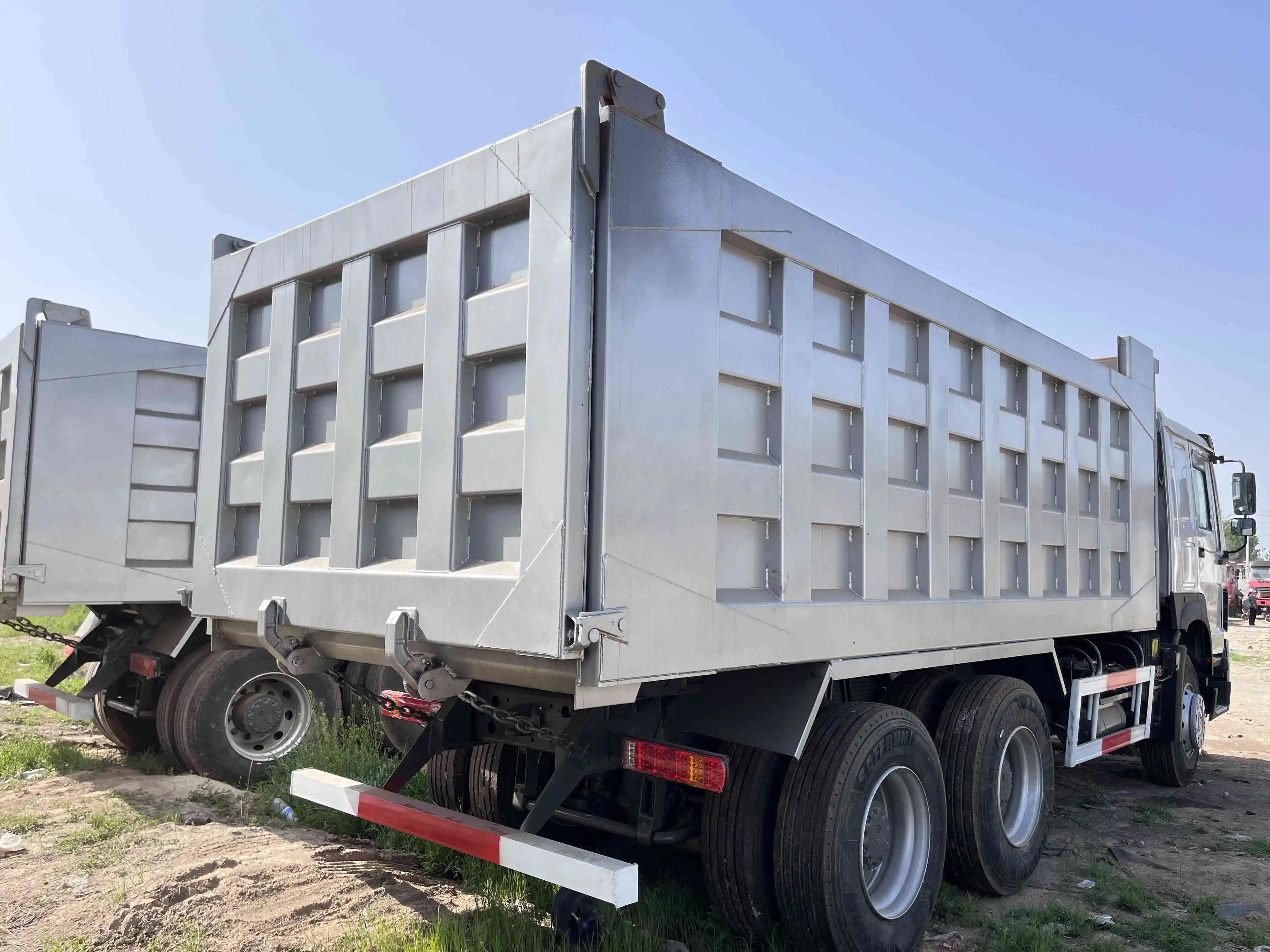 90% самосвал Sinotruck Howo 6x6 новый грузовик-Триппер 375hp тяжелый грузовик для продажи в Южной Америке