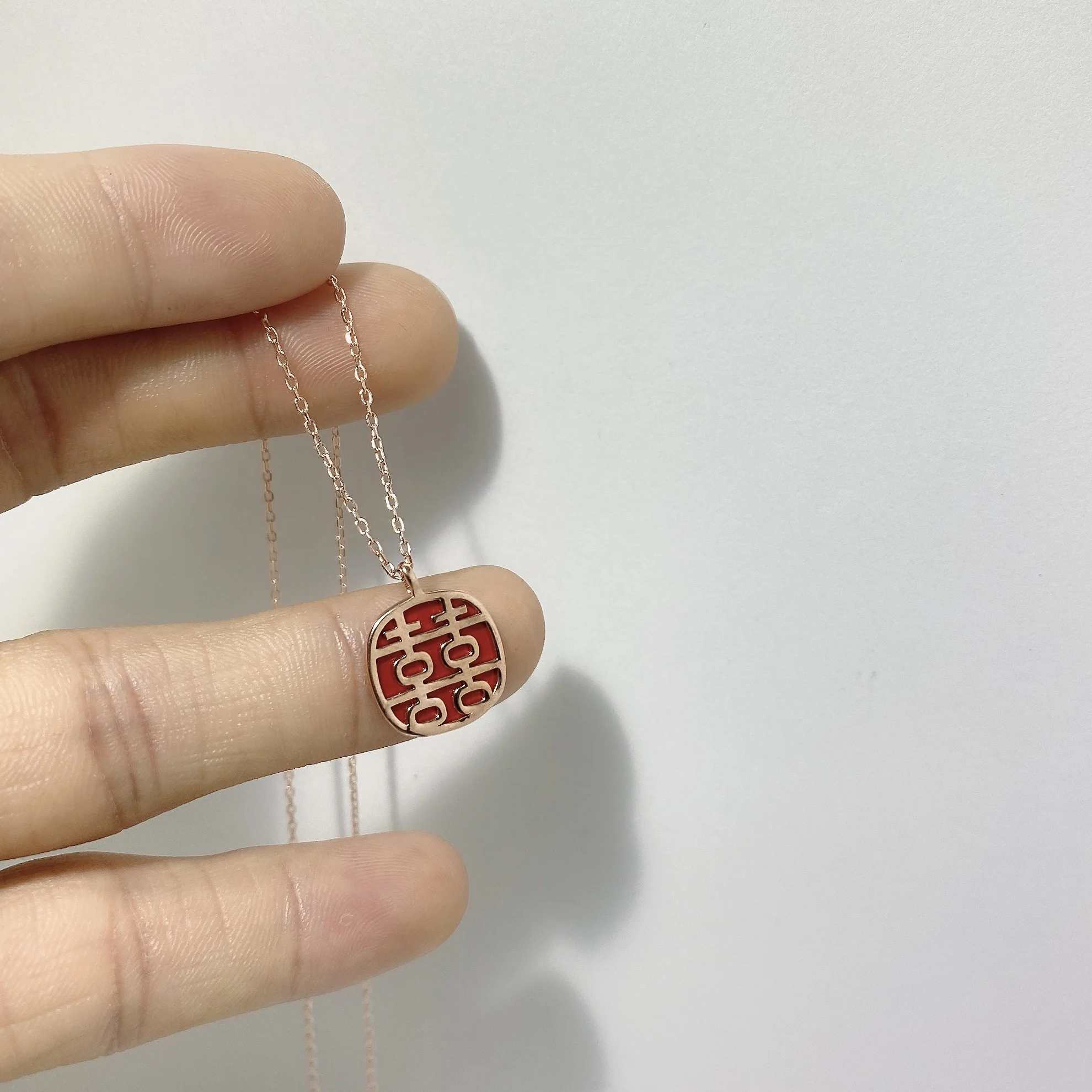 Wholesale 925 Sterling Silver Gold Plated Enamel Happiness Chinese Character Love Letter Charm Pendant Necklace for Women