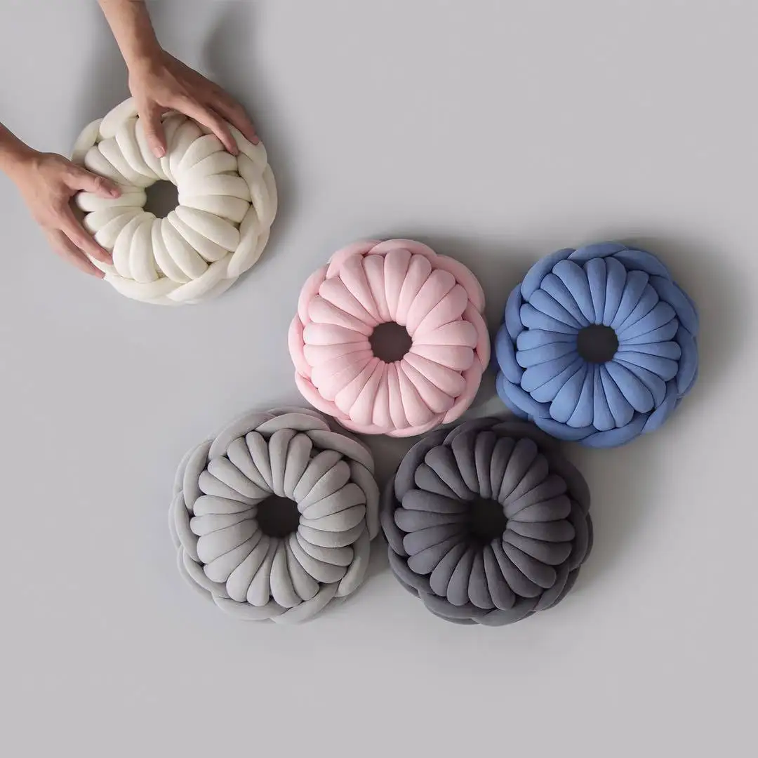 China Manufacturer Blanket Yarn Chunky Tube Jumbo Bulky Giant Tube Giant Yarn for Hand Knitting DIY