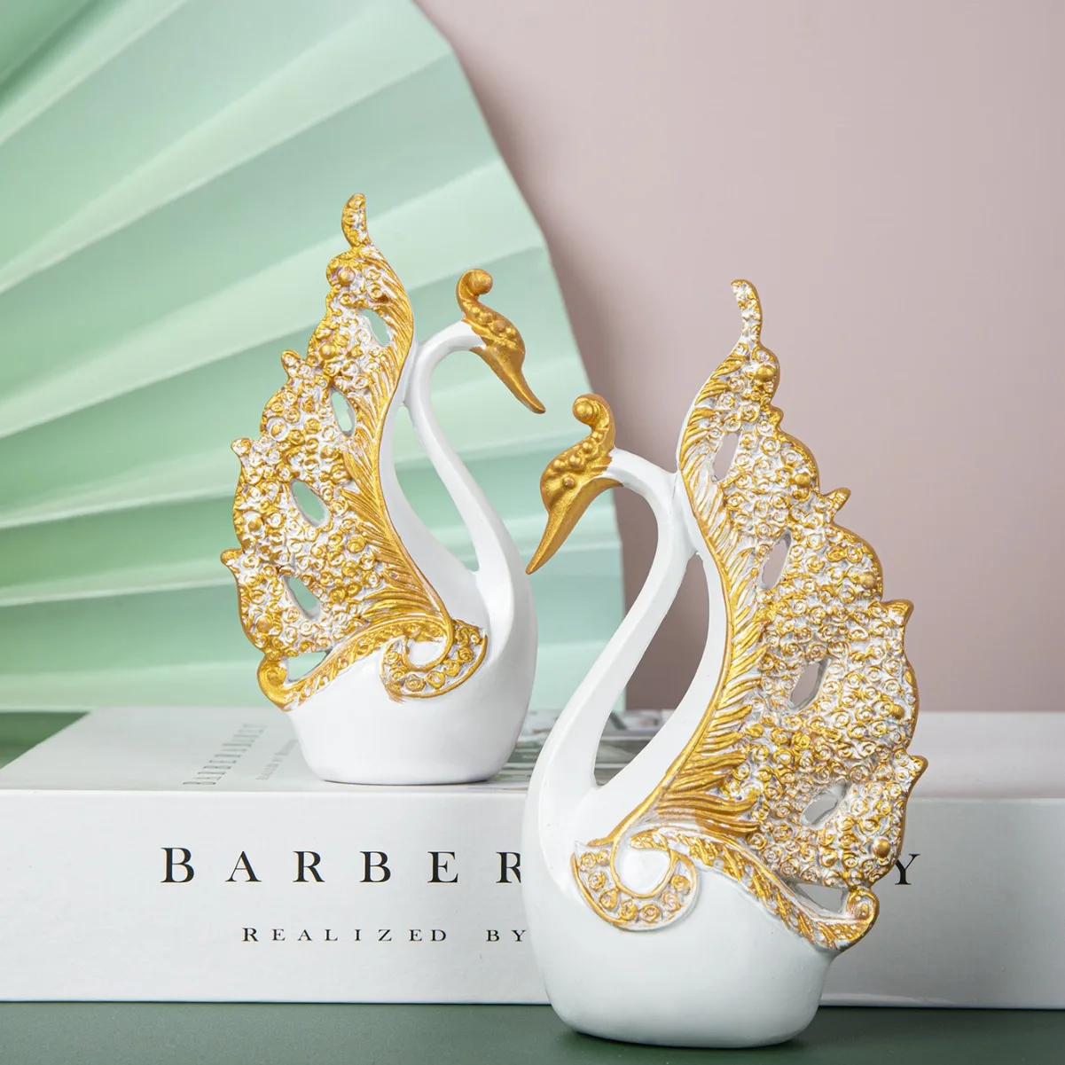 Cross-Border Hot Sale A Couple Swan Home Living Room Wine Cabinet Decoration Office Resin Crafts