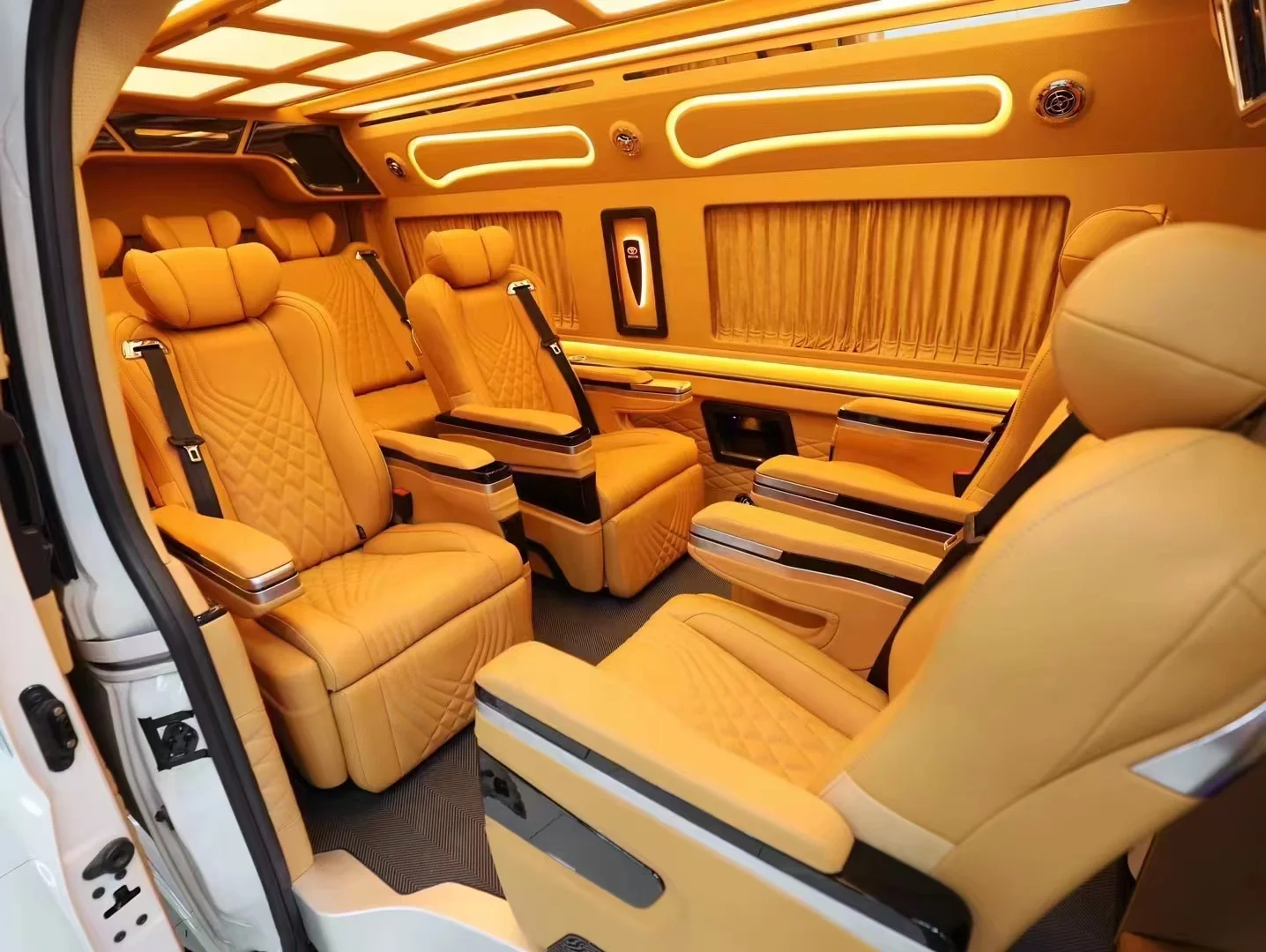 Customized Premium Nappa Leather Van Seat Recliner Camper Van Seats For Toyota Hiace Van