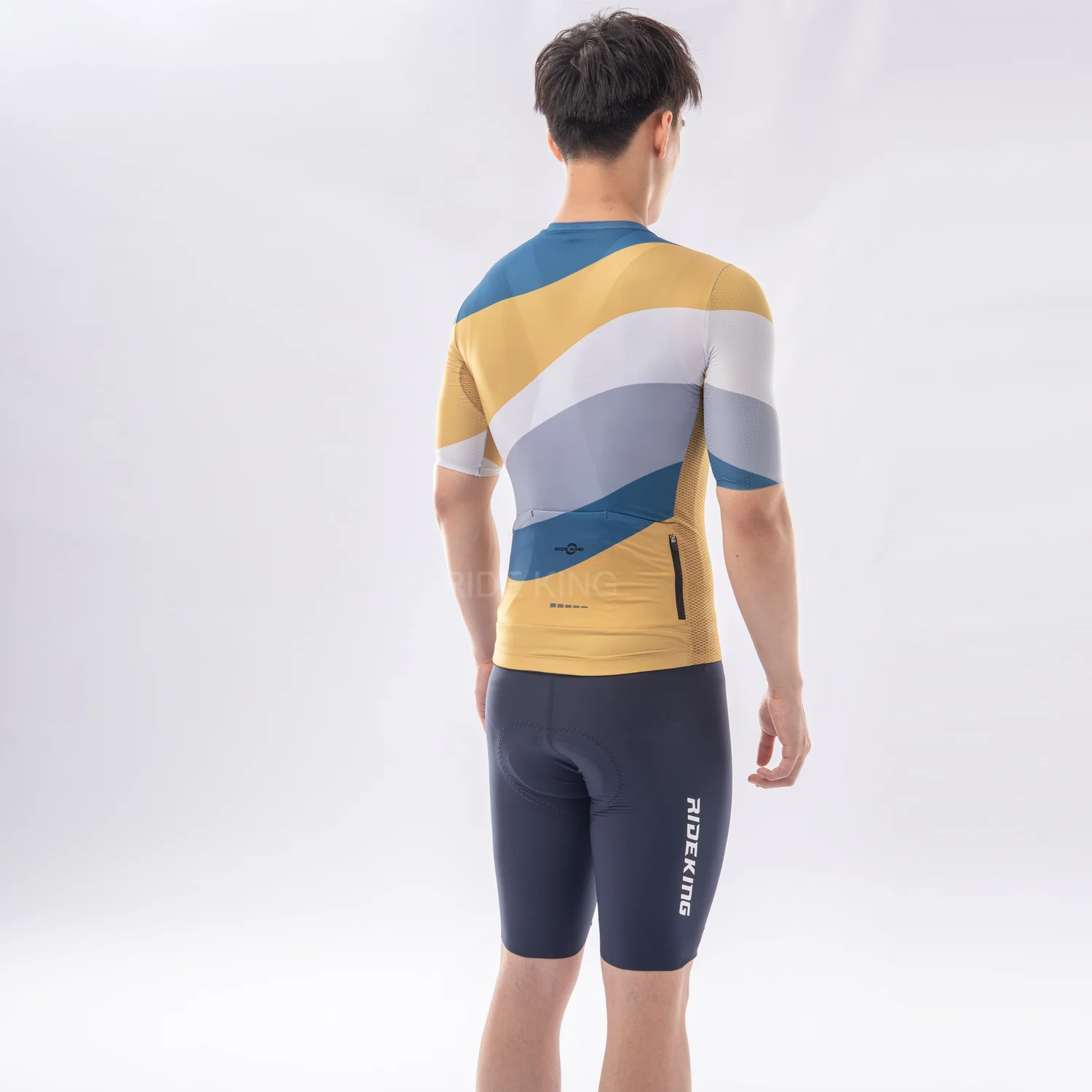 2022 New Style Nice Pattern Seamless Short Sleeve Bicycle Tops Clothes OEM Custom Bike Jerseys