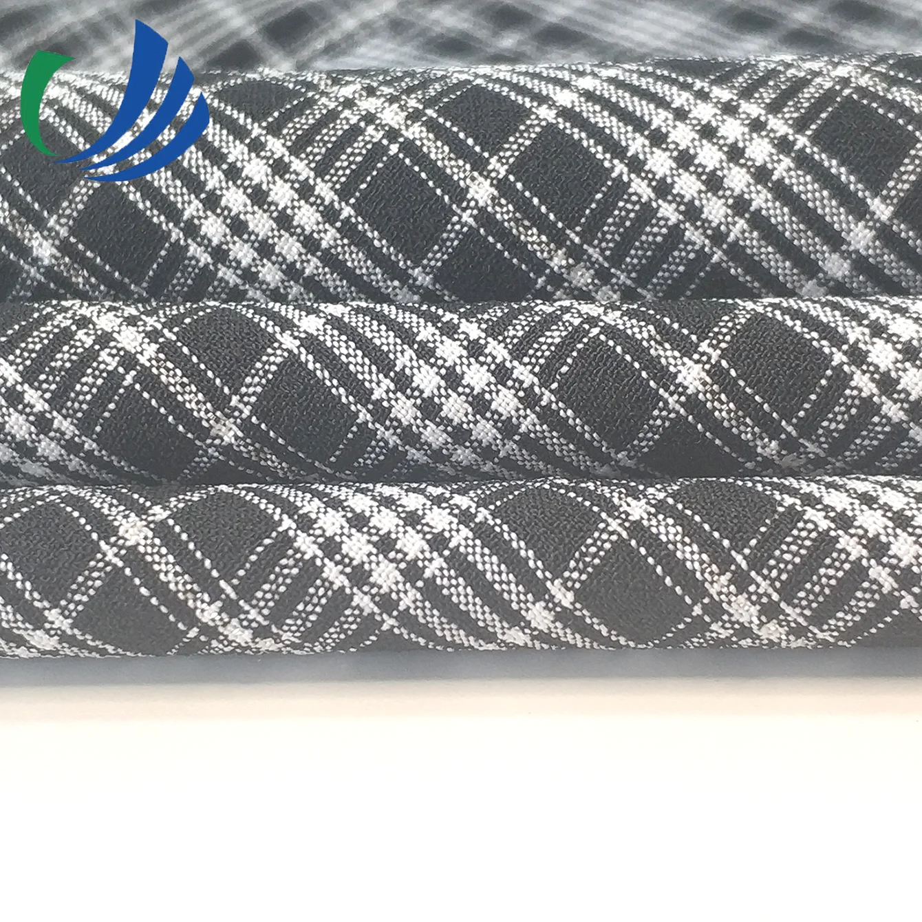 Fashiontex wholesale 75/150 silver lurex fake yarn plaid fabric 100% polyester woven fabric jacquard for dress