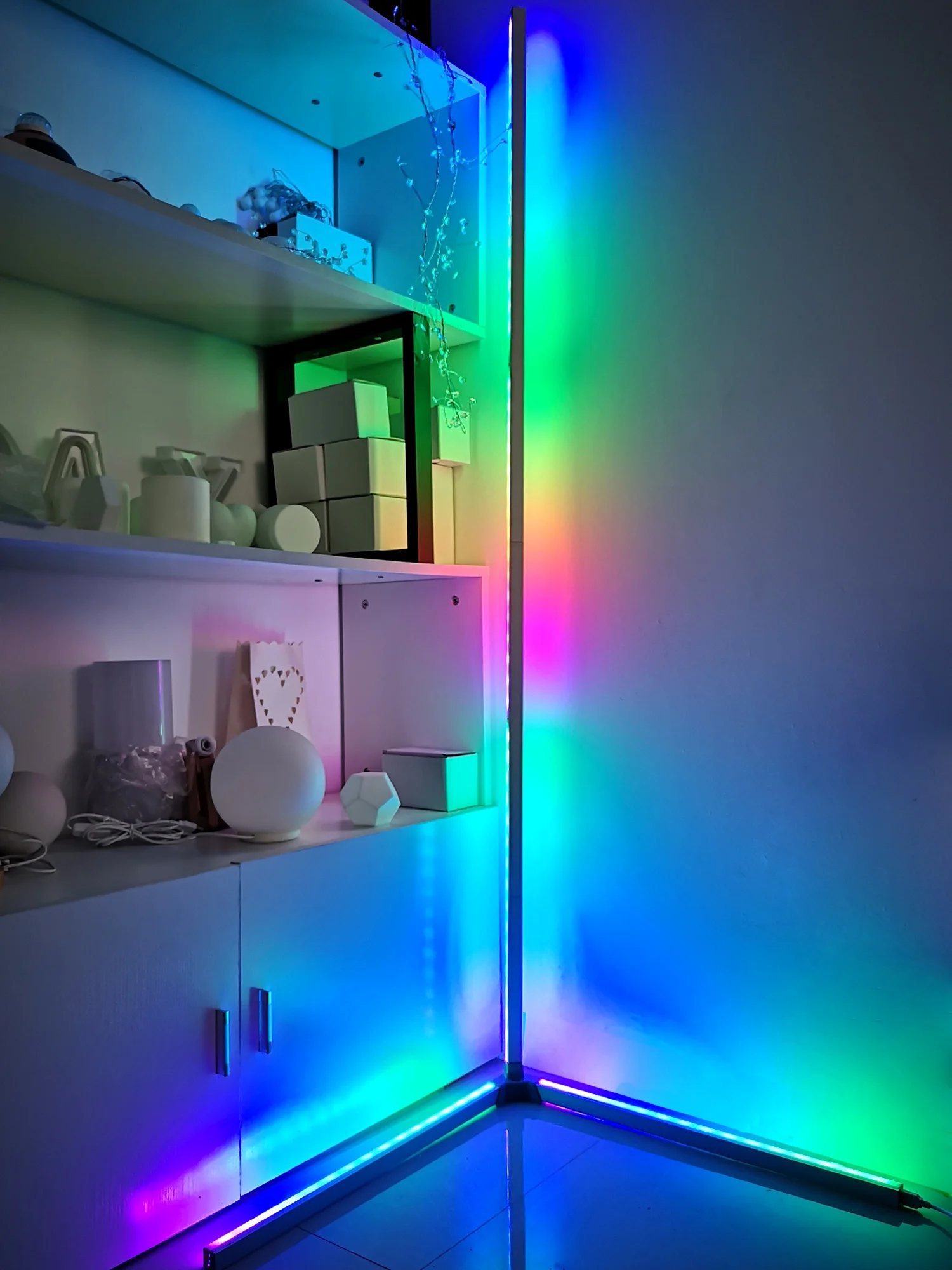2021 Новое приложение RGB или дистанционное управление музыкой угловой стоячий светильник сращивающийся светодиодный напольный со штативом для украшения
