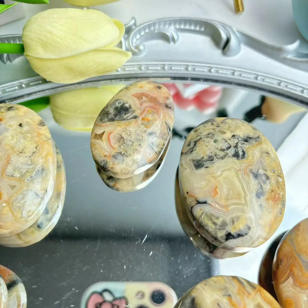 Wholesale Price Natural Agate Crystal Crafts Crystal Tumbled Palm Crazy Lace Agate Palm For Collection
