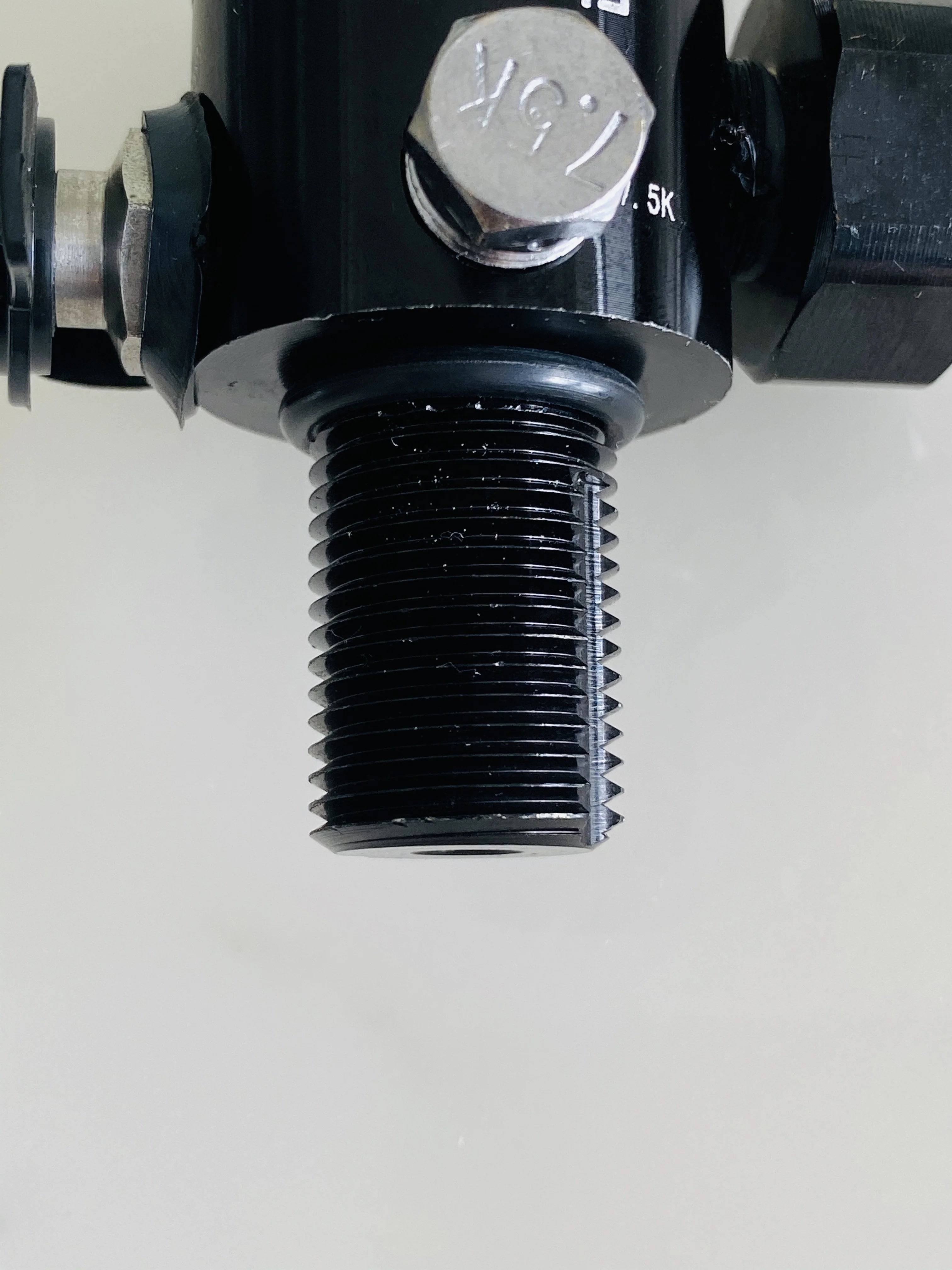 PCP paintball tank regulator 4500psi input with 2200psi output