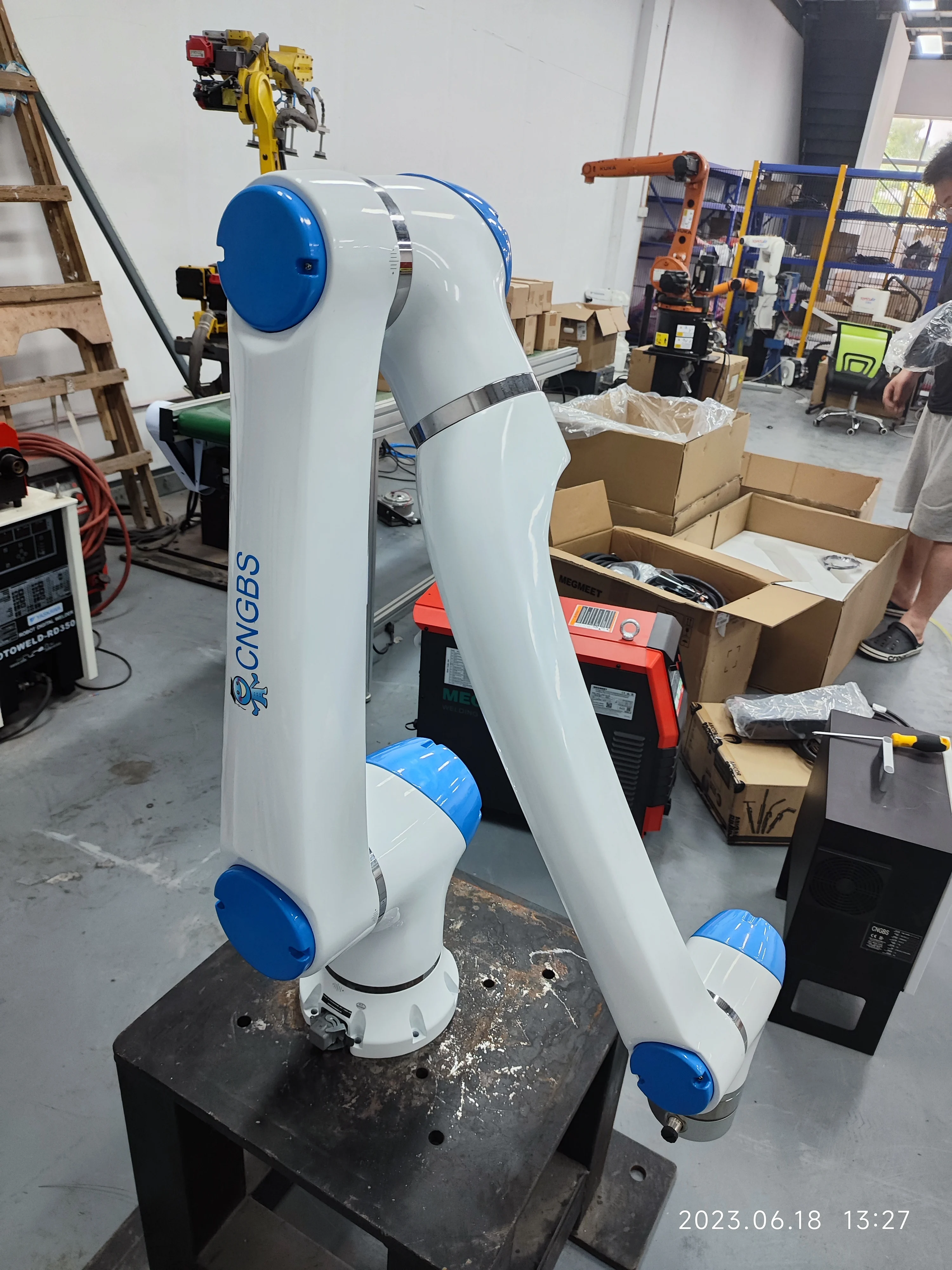 CNGBS G10 Cobot Welding Collaborative Robot Arm 6 Axis 8kg Payload Cobot Robot With Welding Machine For Mig Welding Robot