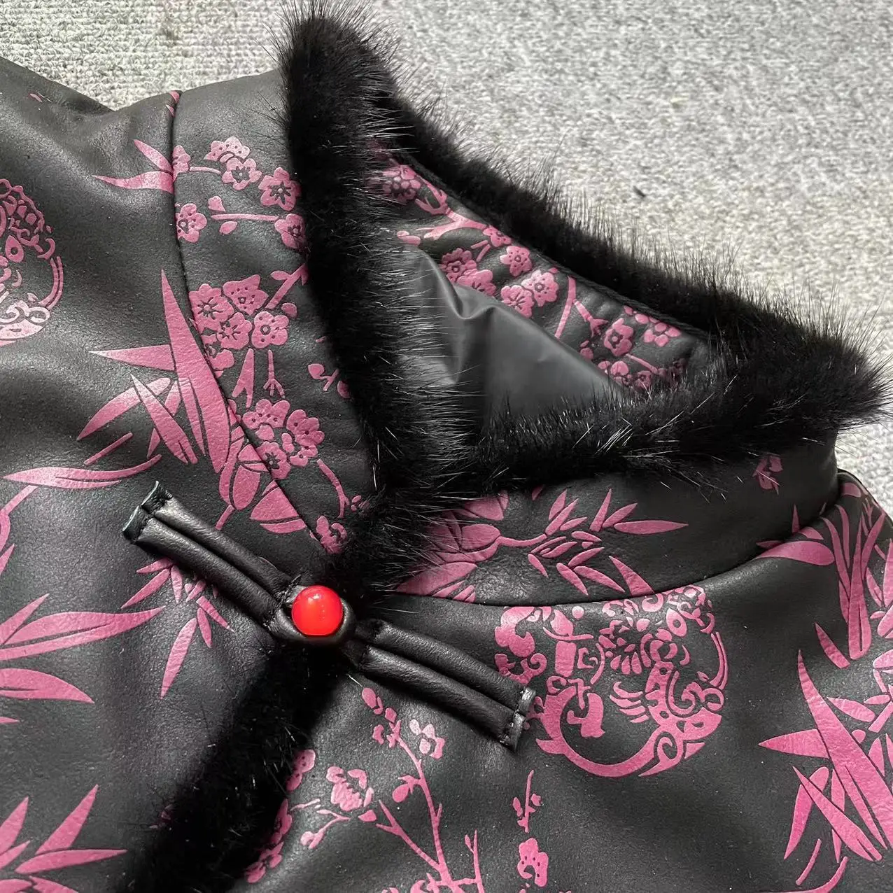 Neo Chinese Style Fashion Women Warm Vest Mink Fur Silk Cotton Filling Sheepskin Leather With Printing Waistcoat