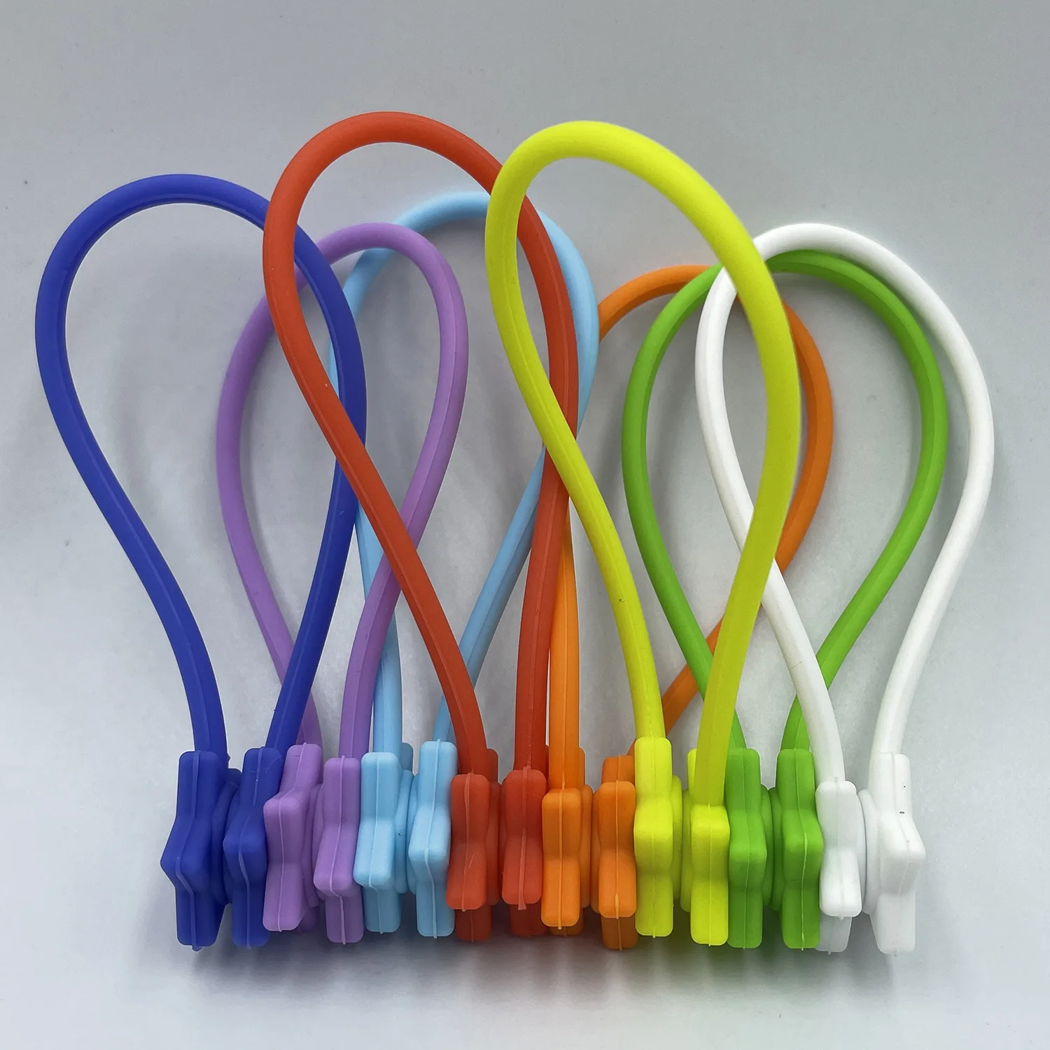 Silicone  belt with magnet winding device star charging earphone cable receiver