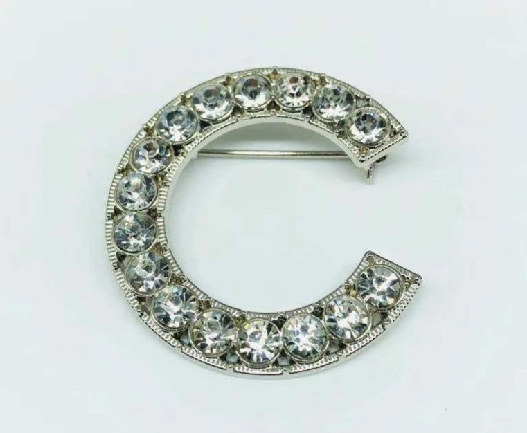 Custom latest Double c brooch design breastpin pins vintage crystal rhinestone channel brooch