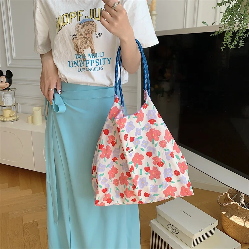 Large capacity Hand Drawstring Underarm Bag Lightweight floral portable cotton shopping shoulder bag