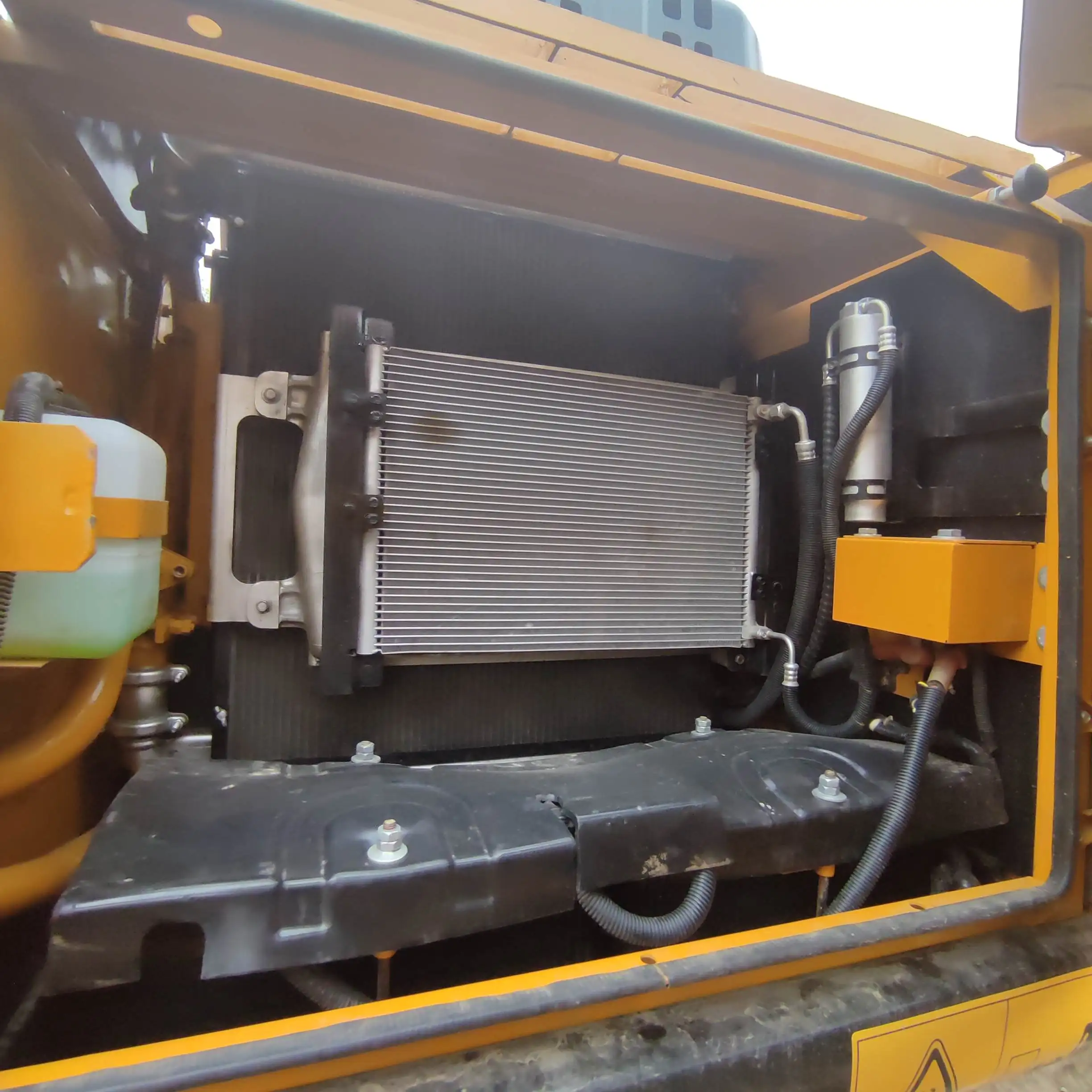 used  Chinese Medium Excavator 20 Ton SANY Excavators  Low Price  SANY SY215C Used Crawler Excavator for sale