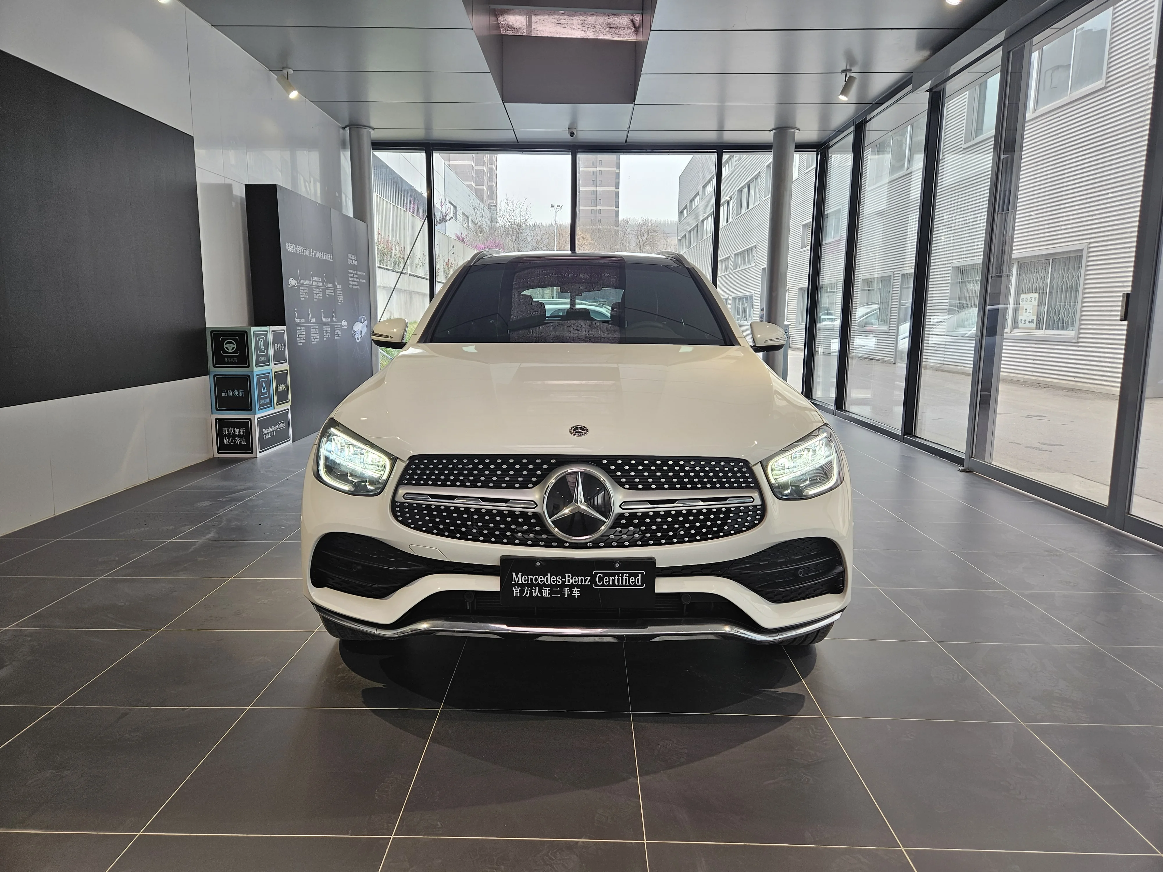 Mercedes-B en-z GLC Class 2020 300L 4MATIC динамический 5-местный внедорожник высококачественный высокоскоростной топливный автомобиль бензиновый Подержанный