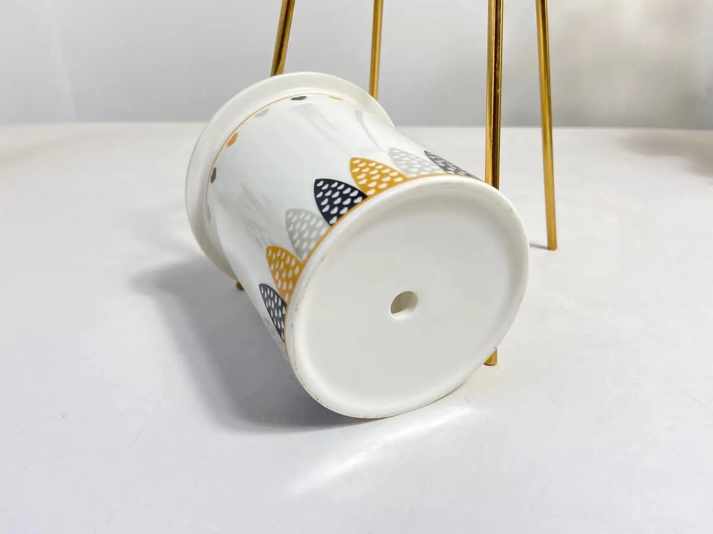 Wholesale  Indoor Ceramic Succulent pots planter with Golden Metal Deer Stand, Ceramic Cactus Planter Pot