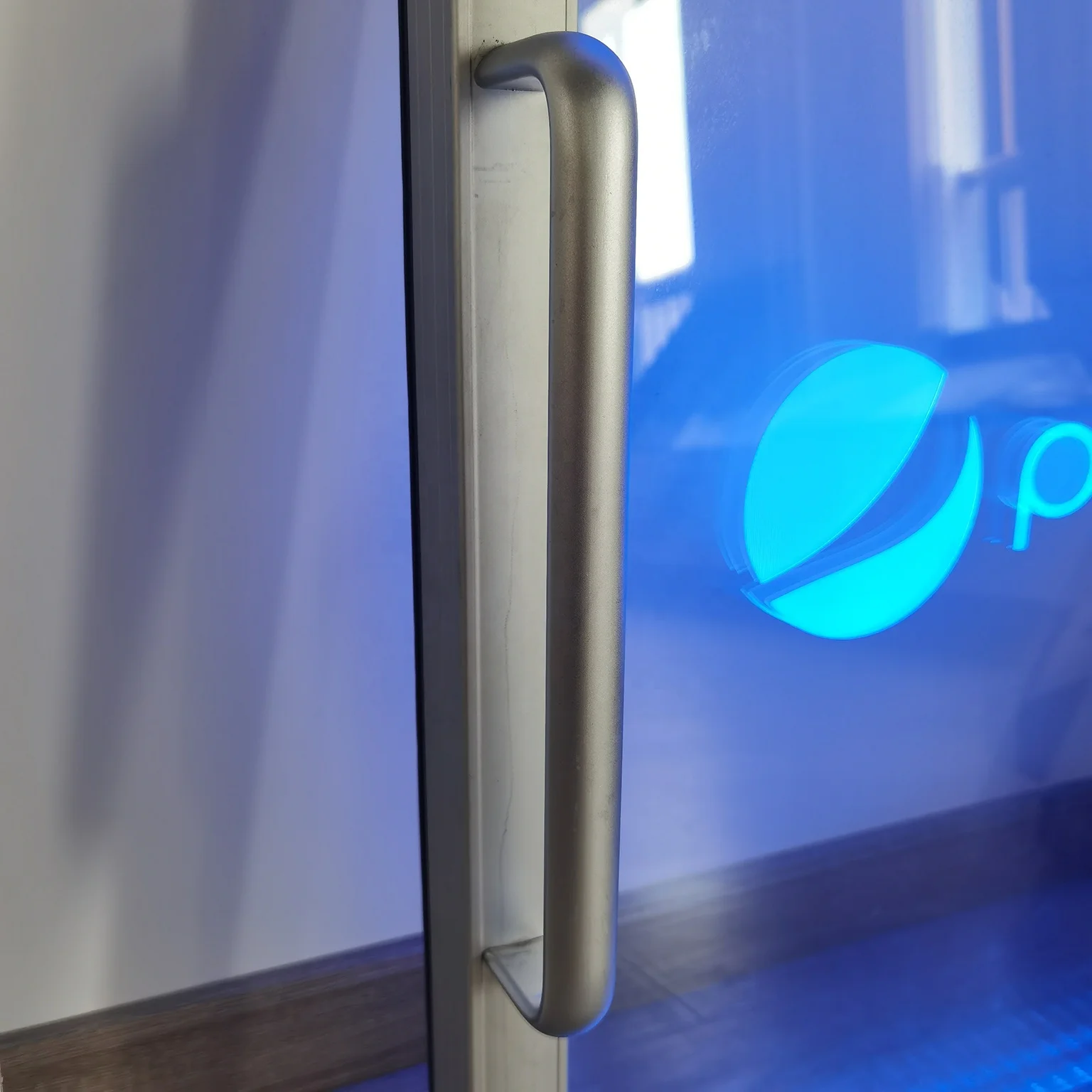 
Professional Wholesales High Quality Upright Pepsi Refrigerator Glass Door 