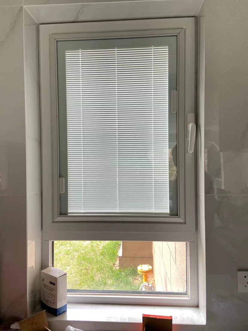 Privacy Protection Integrated Single 5 mm Tempered Glass Aluminum Venetian Blinds Indoor Waterproof Single Glass Window Blinds