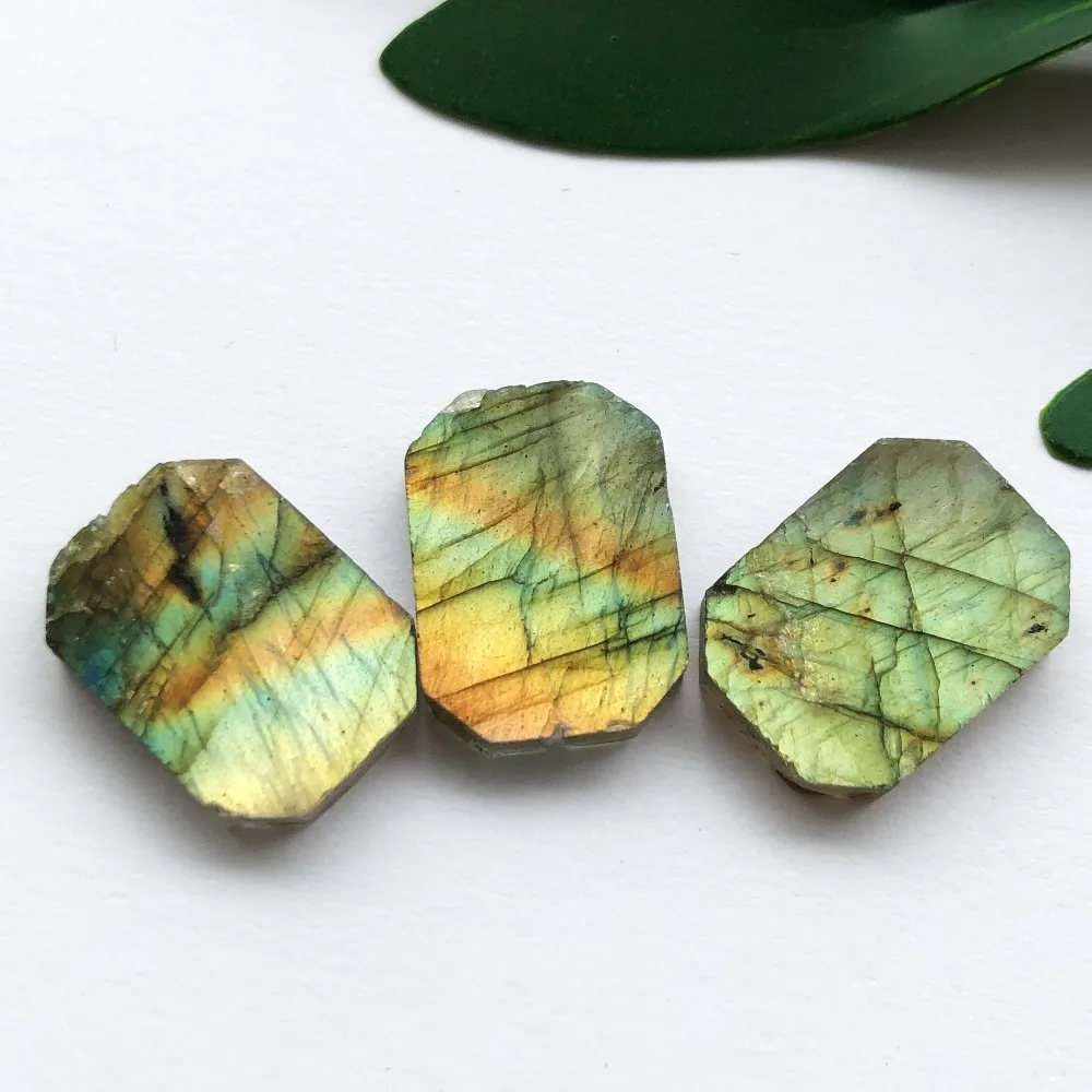 wholesale labradorite nature good quality colorful flashing labradorite stone for gift