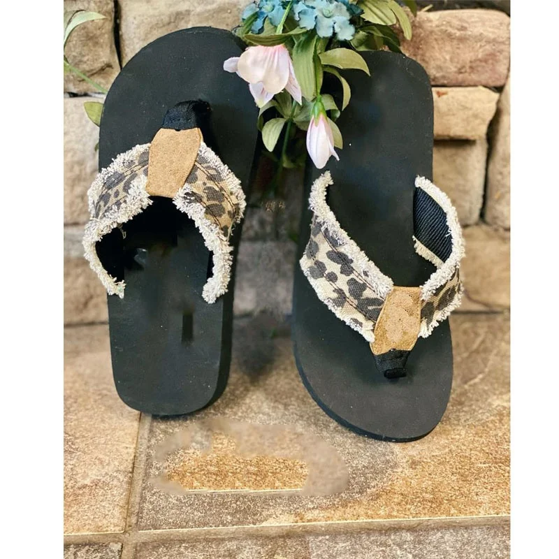 Wholesale Girls Beach Summer Cheetah Print Distressed Sandals Cream Leopard Flip Flop