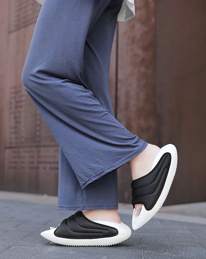 Custom Logo Unisex Outdoor White Black Slip On Summer Beach Slippers Men Space Ship Upper Massage EVA Platform Slides