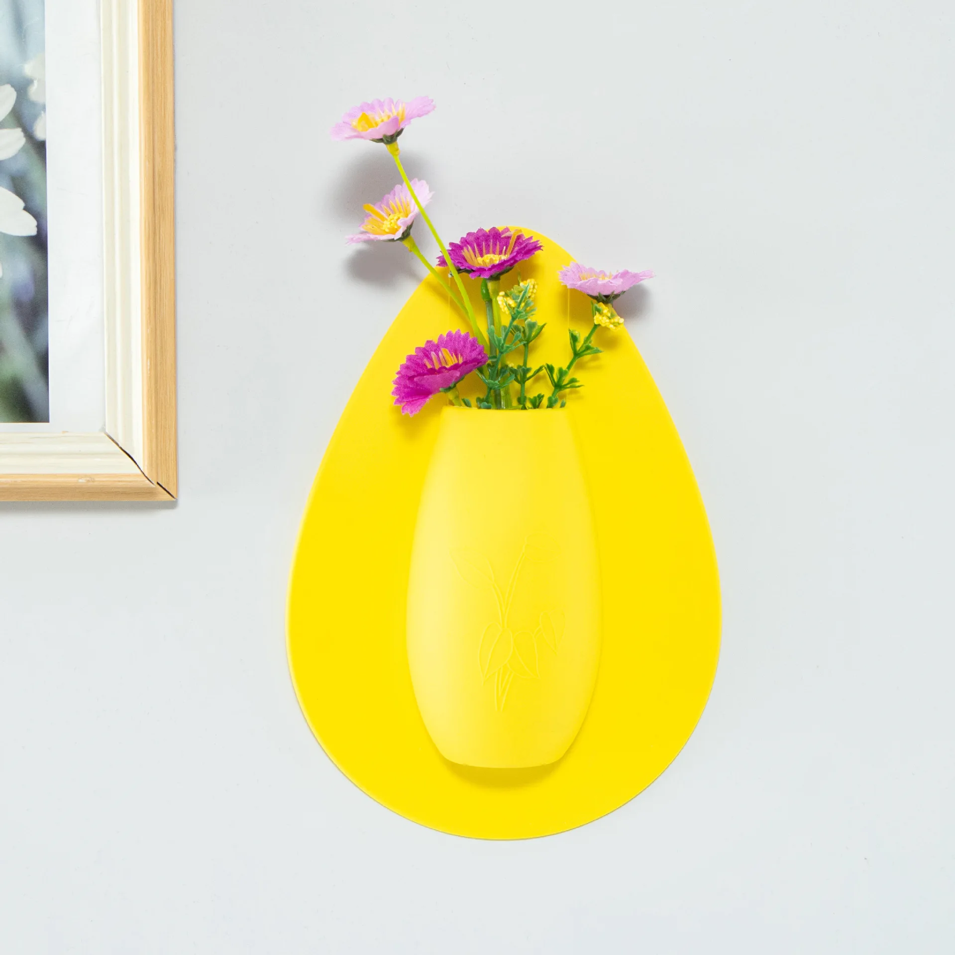 Silicone Flower Pot Wall Hanging Decorative Reusable Wall-Mounted Sticky Flower Vase for Windows Bathroom Office