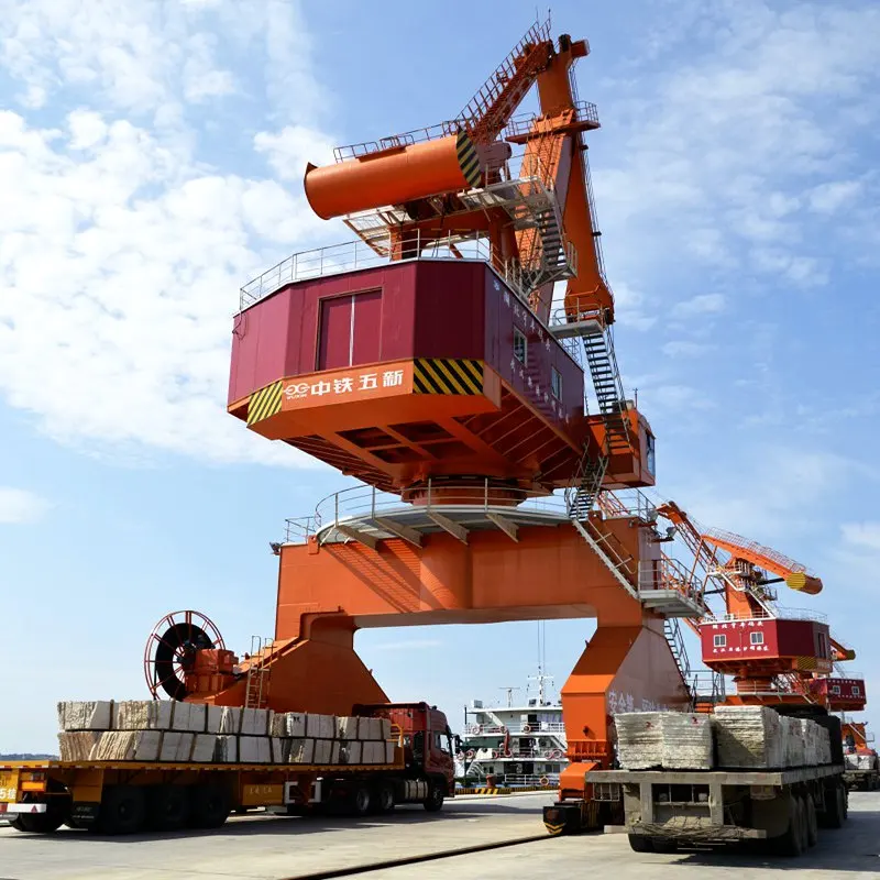 High quality 30t shipyard material handing mobile portal harbour type crane