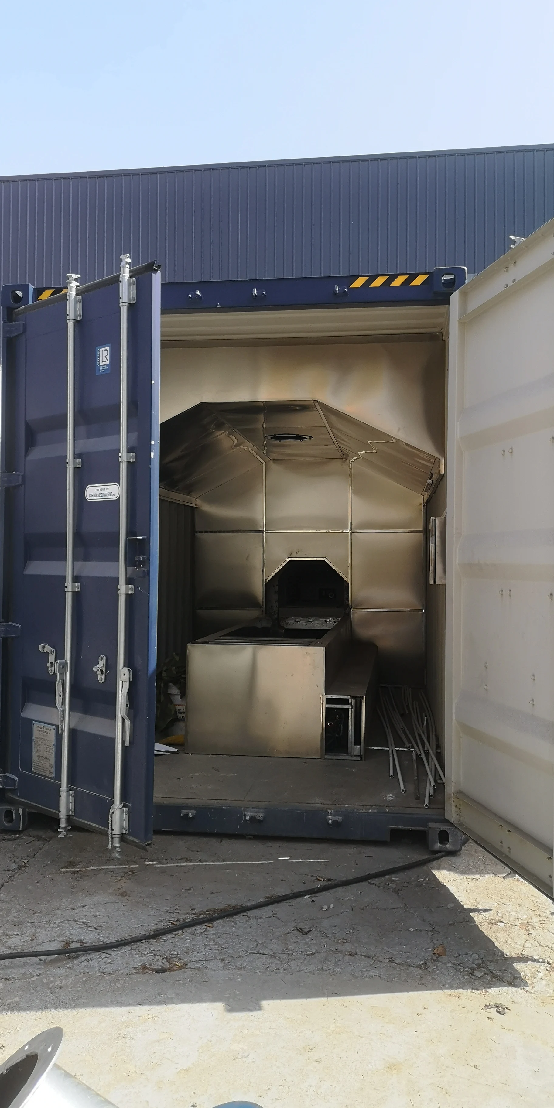 220V 50HZ Outdoor Field Mobile Animal Crematory Equipment Pet Individual Cremation Machine Oven a Maximum Size of 1000 Kgs