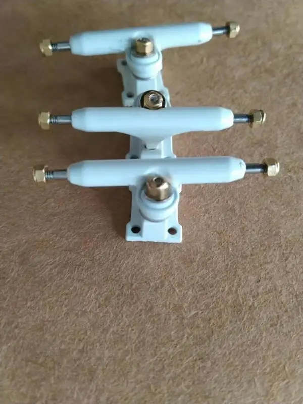 32mm Solid Finger Skateboard Trucks New Single Axle 32mm trucks with Lock Nuts