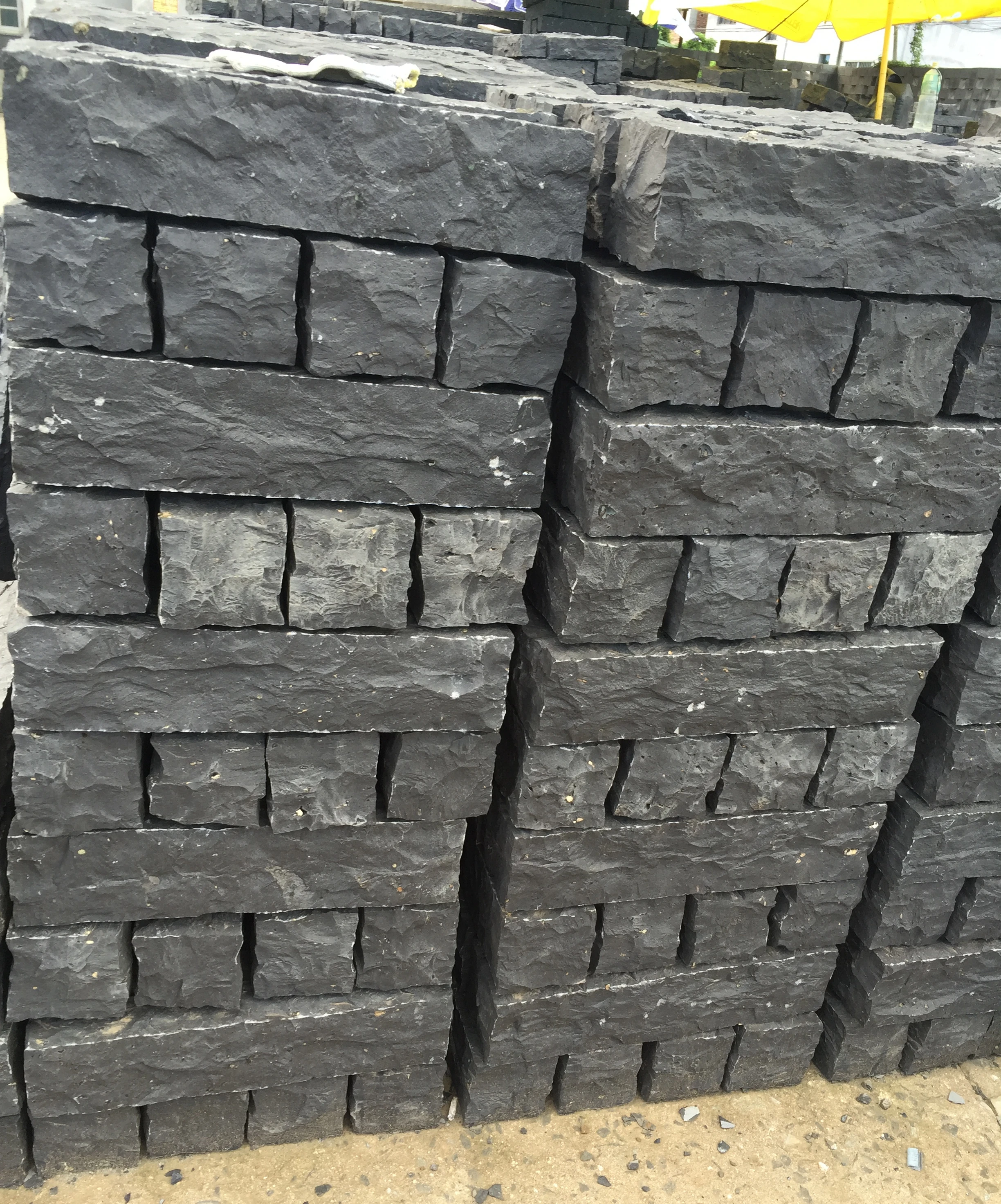 Black granite stone with good price on sale