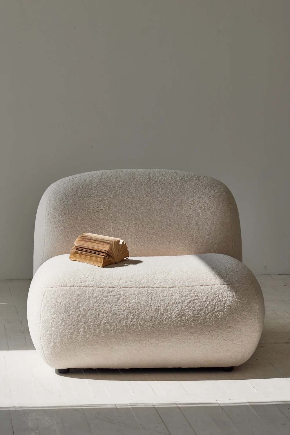 Modern Casual Leisure Single White Sheep Skin Fabric Sofa Chair Set Wabi-Sabi Geometric Pattern Hotels Villas Apartments Malls