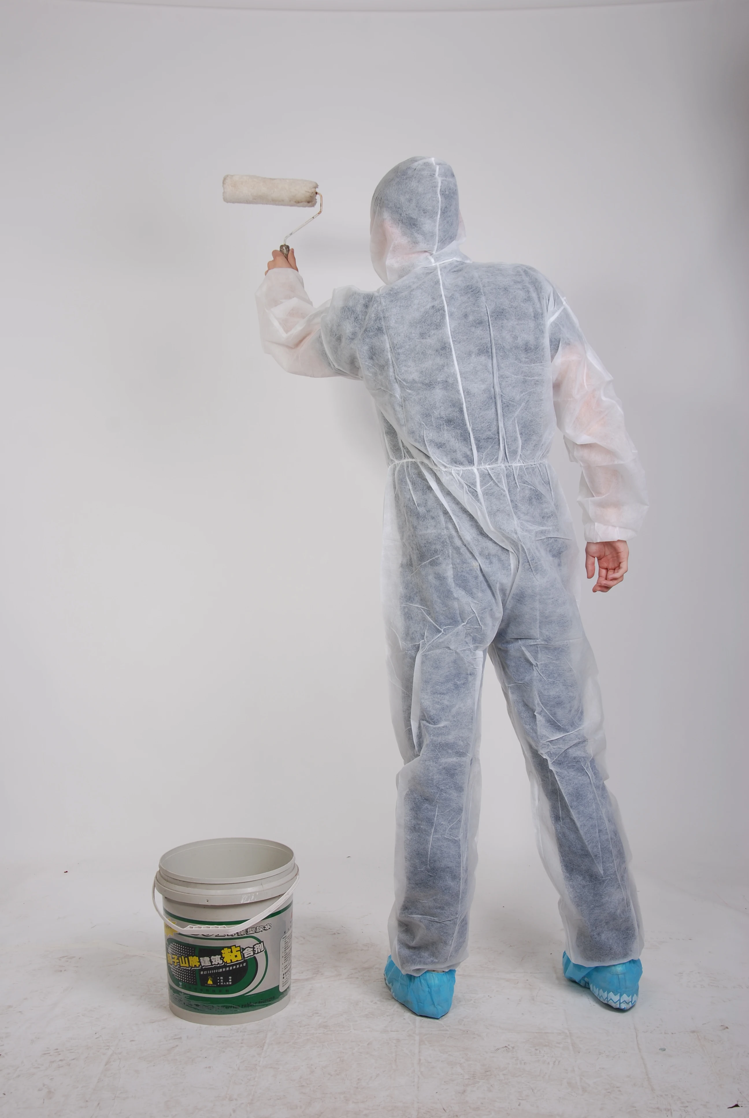 Non woven PP Coverall Wholesale Non Woven Fabric Clothing Isolation Gown Disposable Coverall