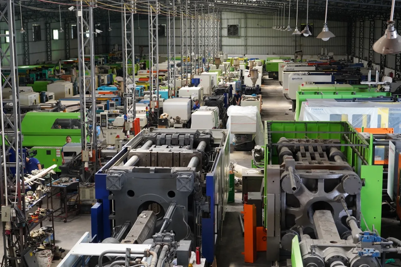 China plastic car bumper injection moulding machine automatic used plastic injection moulding machine