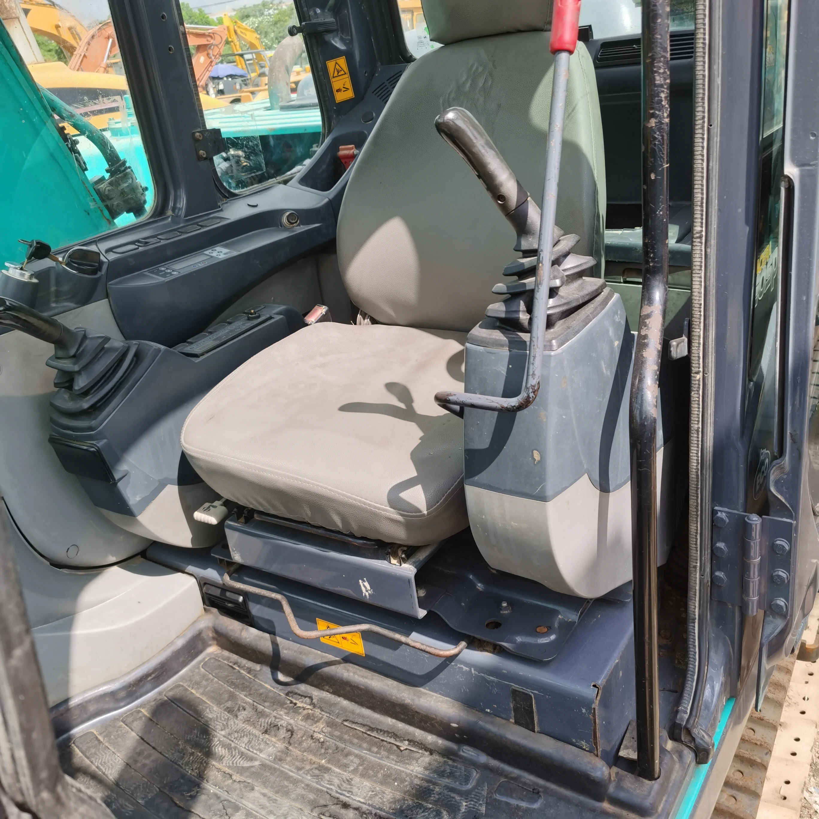 Used Original KOBELCO SK140 SK140-8 Crawler Excavator For Sale used diggerbexcavator Kobelco EC140 on sale