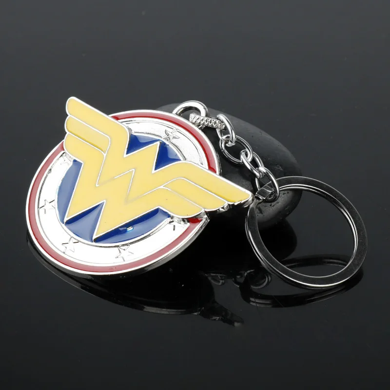 Wing of Freedom Shield Keyring Superhero Wonder Keychains Men Car Decor Fashion Jewelry Charms Women Backpack Pendant Key Holder