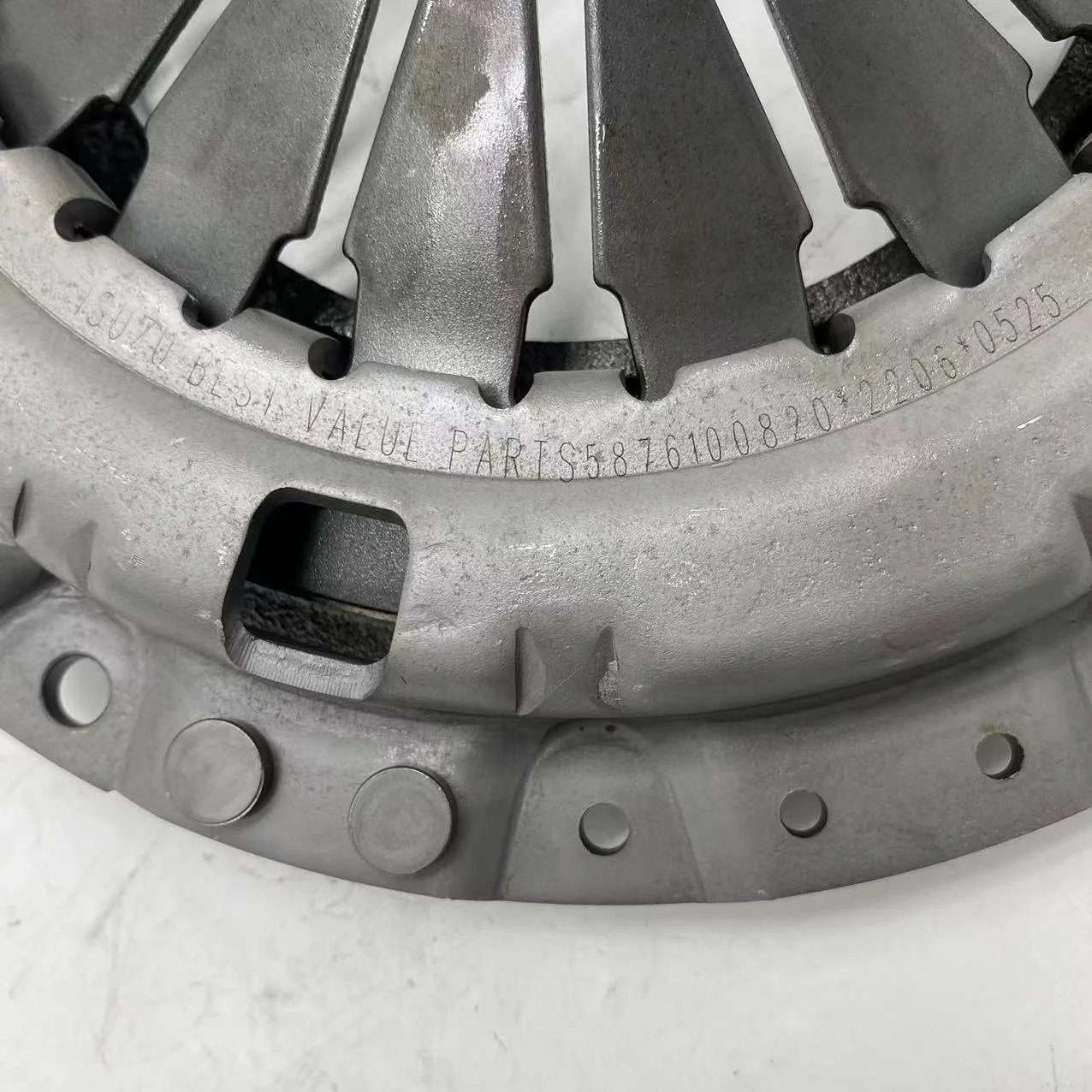 auto parts genuine clutch pressure plate for ISUZU 100P 600P D MAX 1601040 850