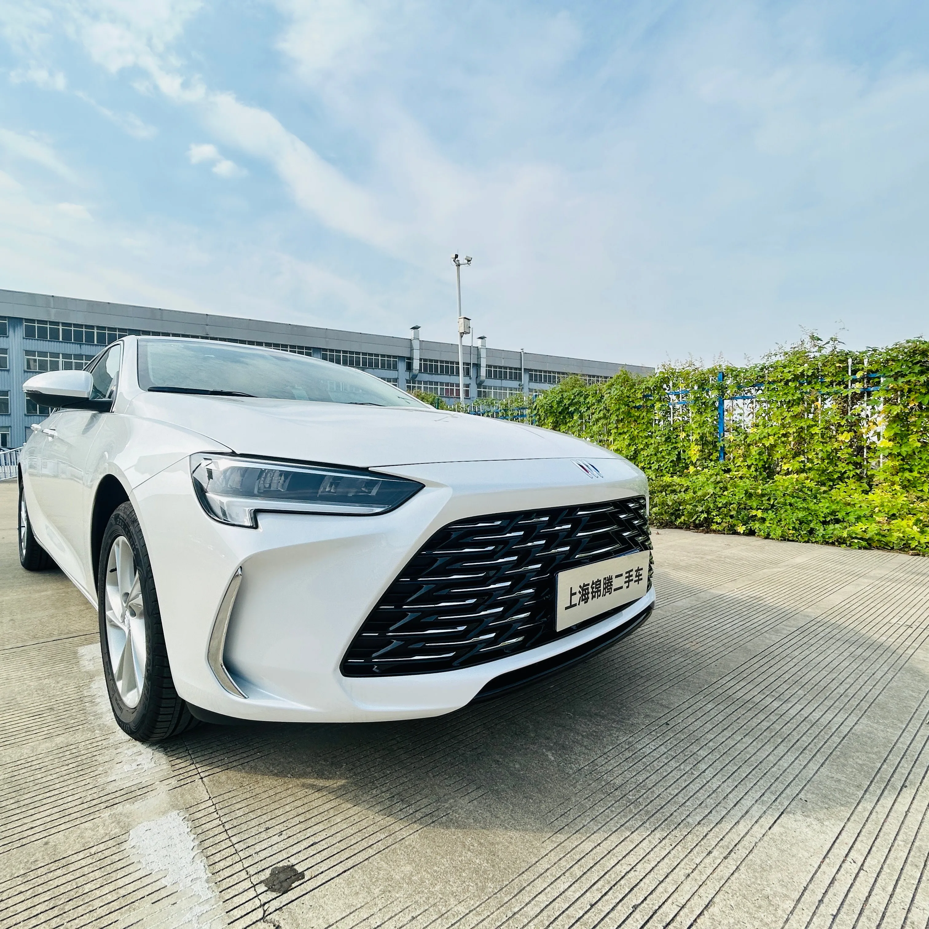 Горячая распродажа! 2024 Regal 25T Premium Edition 28T бензиновые автомобили 124 кВт китайские подержанные для Buick