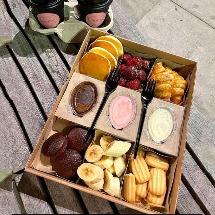 Eco Friendly Takeaway Fast Food French Fries Packaging Burger Catering Box Custom Baking Pastry Chocolate Paper Box Divider