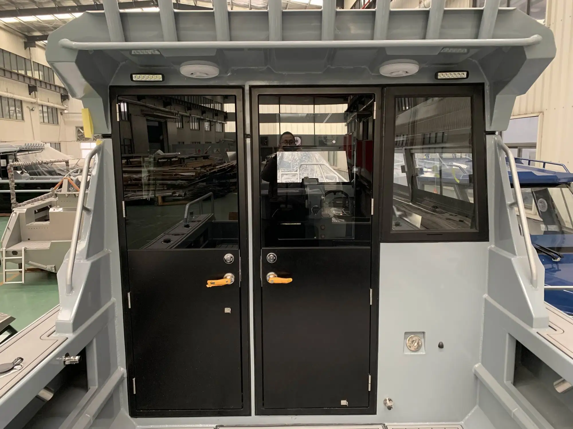 Factory 25ft 7.5m Fishing Cabin Cruiser Pontoon Design deep-V hull luxury yacht Aluminum Fishing Boat with good price