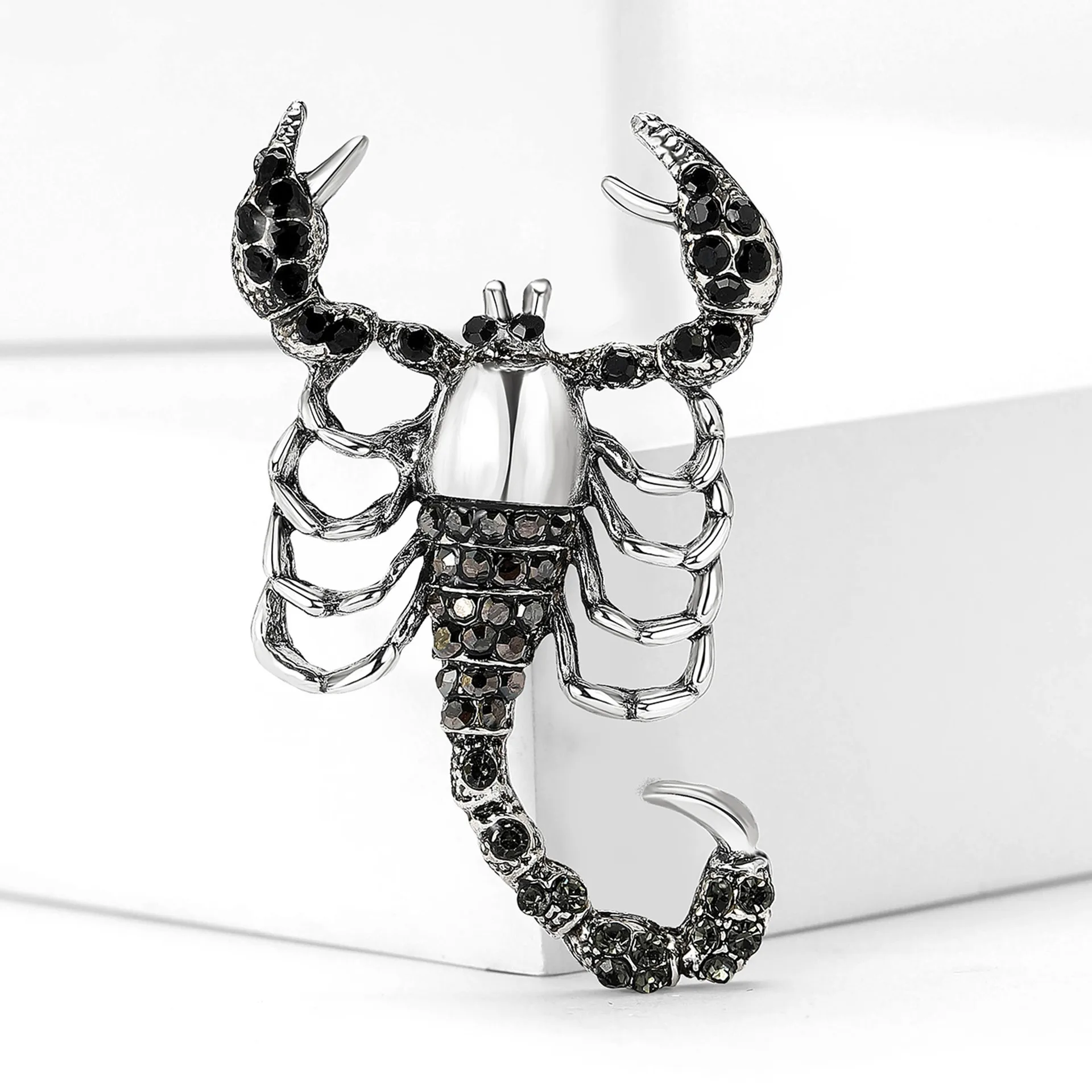 Wholesale Halloween Vintage Brooches Pin Men Personalized Animal Brooch Rhinestone Scorpion Brooch Pin For Clothing