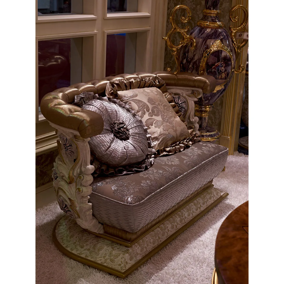 Newest European Style Villa Living Room Furniture Sofa Set Luxury French Rococo Wooden Carved Fabric Sofa