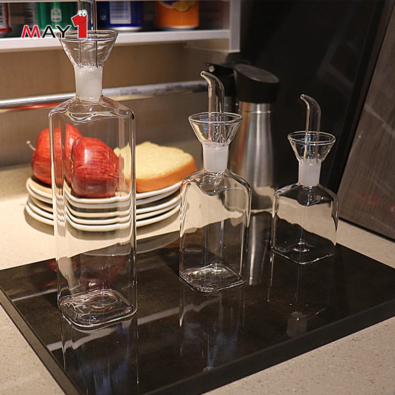 Hand Blown High Borosilicate Cuboid Glass Oil Pot For Kitchen Cooking