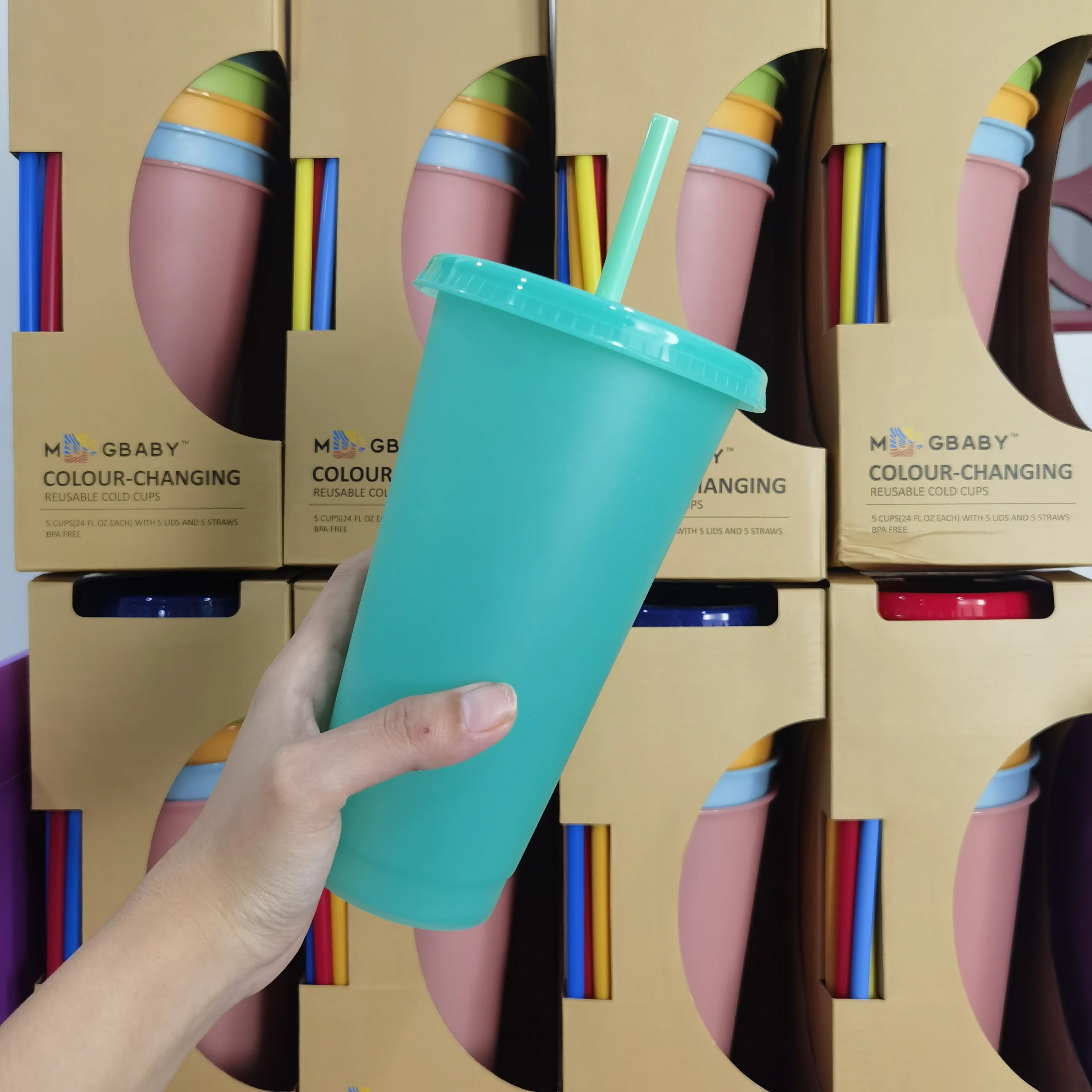 Reusable sublimation 24 oz tumblers custom logo magic design cold  plastic color changing cup with lid and straw