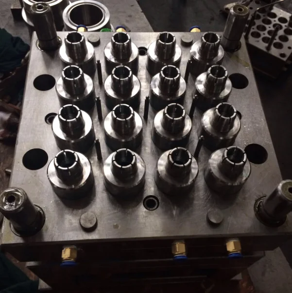 High Quality P20 Plastic Injection Mold for Engine Oil Cap Hot Runner PP Material for Household Machinery Good Sale in TaiZhou