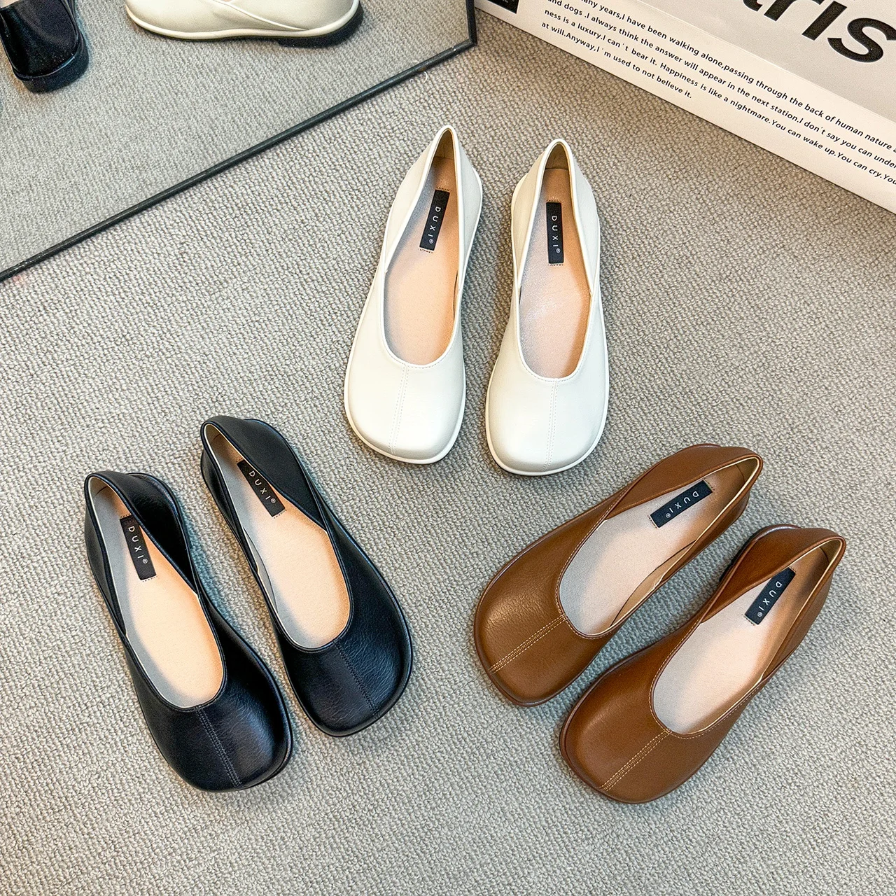 Retro round toe flat bottom soft sole 2023 spring new soft leather bean shoes versatile Korean version single shoe for women