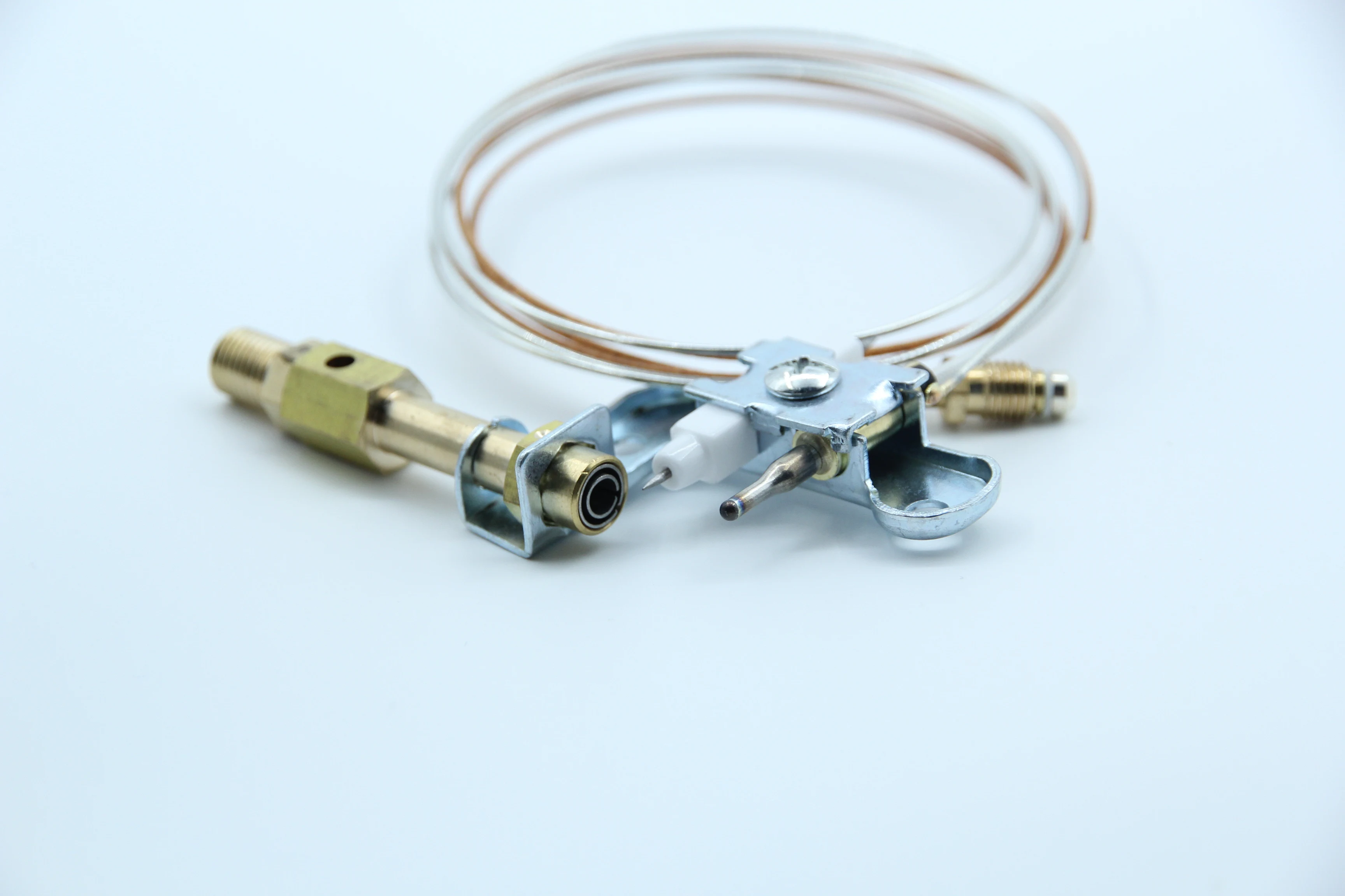 Safe universal gas pilot burner for gas cooker