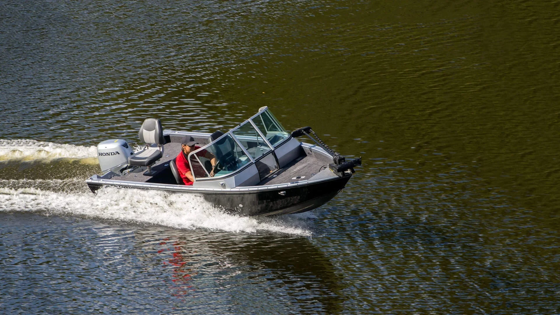 Factory Direct 20ft Aluminum Fishing Vessel for Sale New Condition Outboard Engine Diesel Fuel Center Console for Sports Use